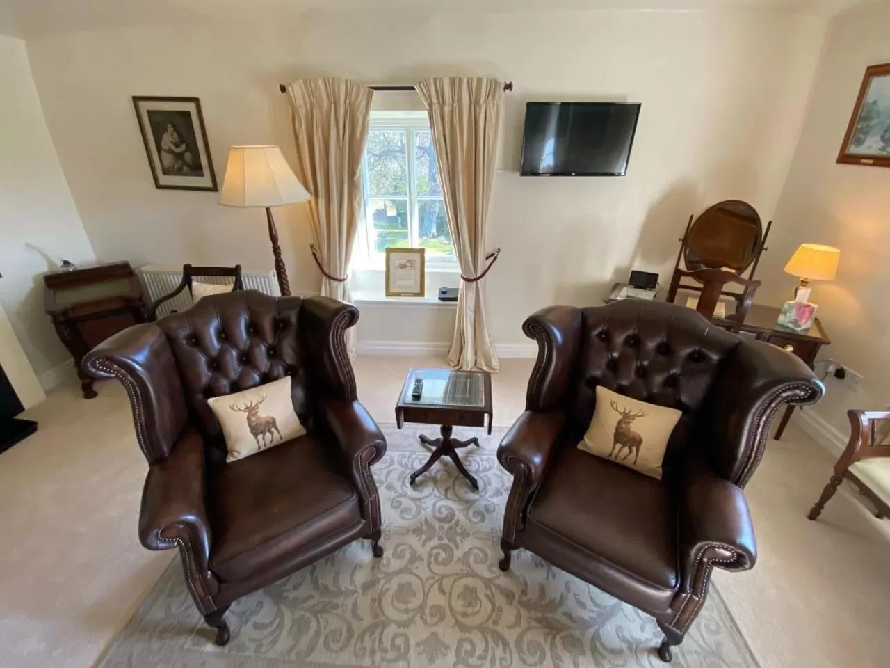 Seating area in Plas Tan-Yr-Allt Historic Country House B&B