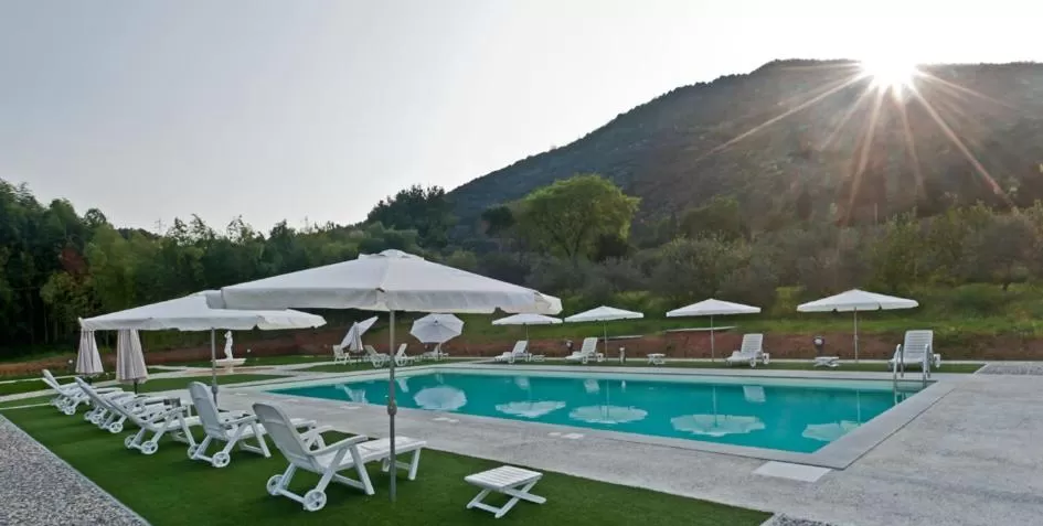 Swimming pool in Hotel Villa Cheli