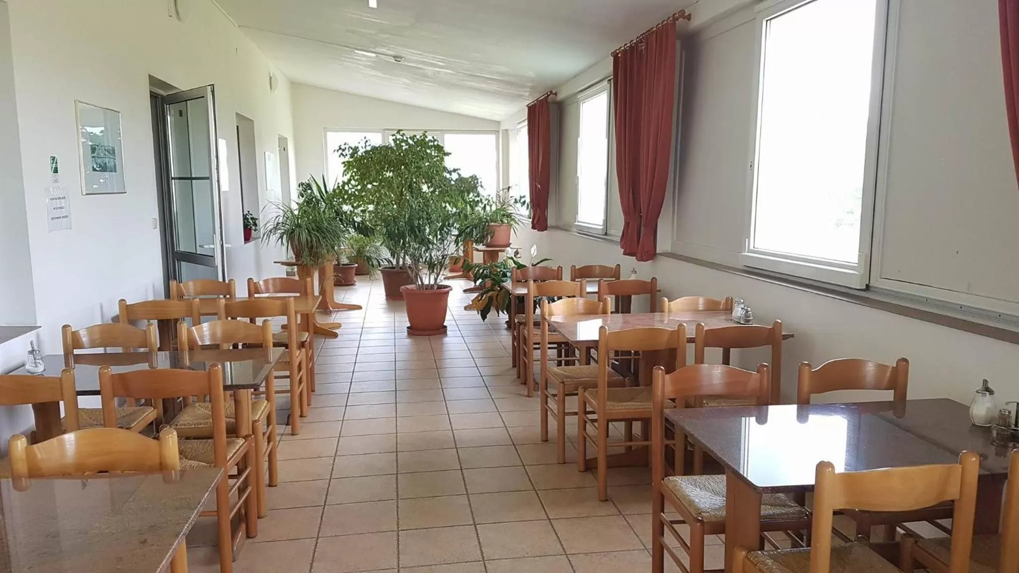 Restaurant/Places to Eat in OEKOTEL Traiskirchen