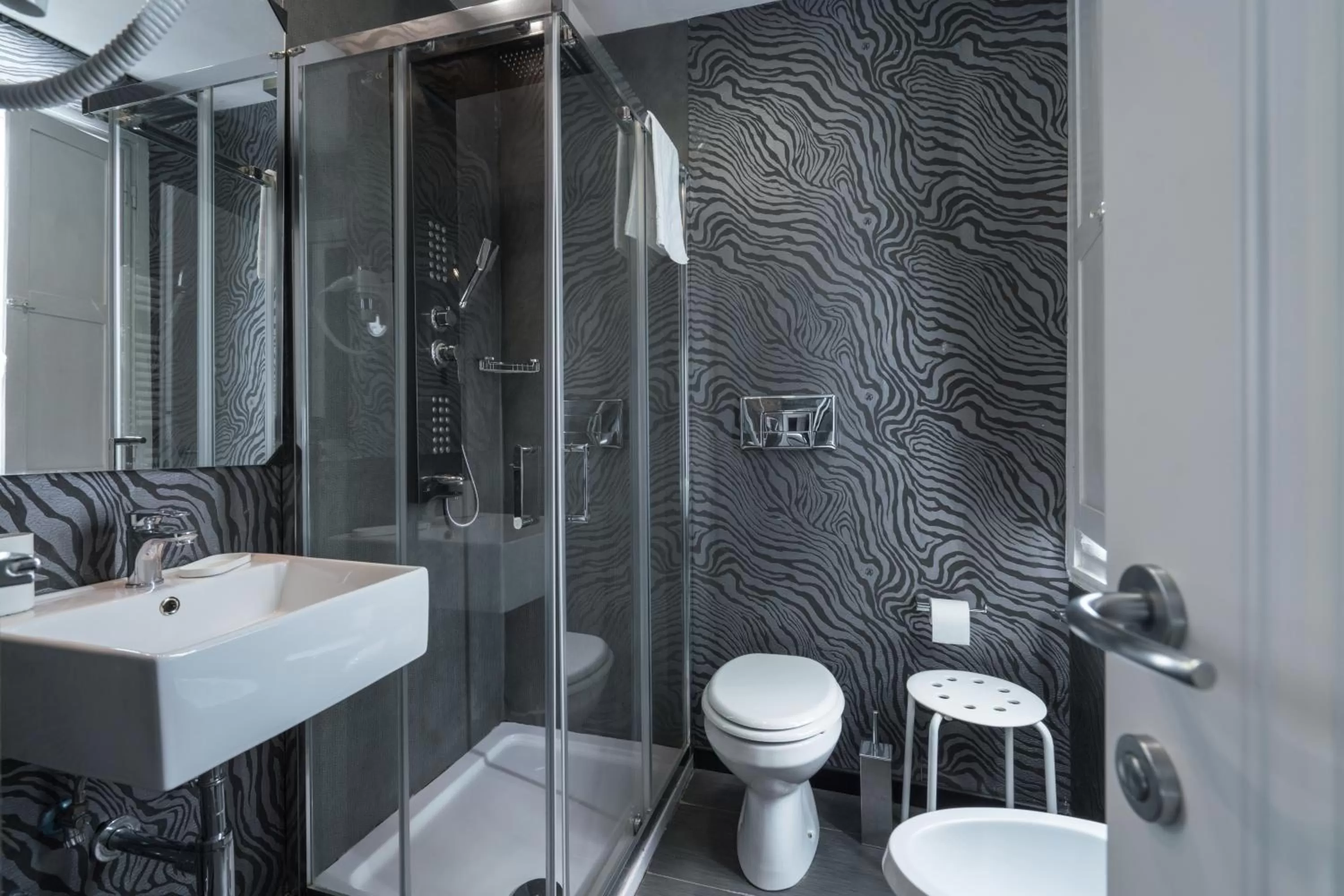 Bathroom in Hotel Spagna