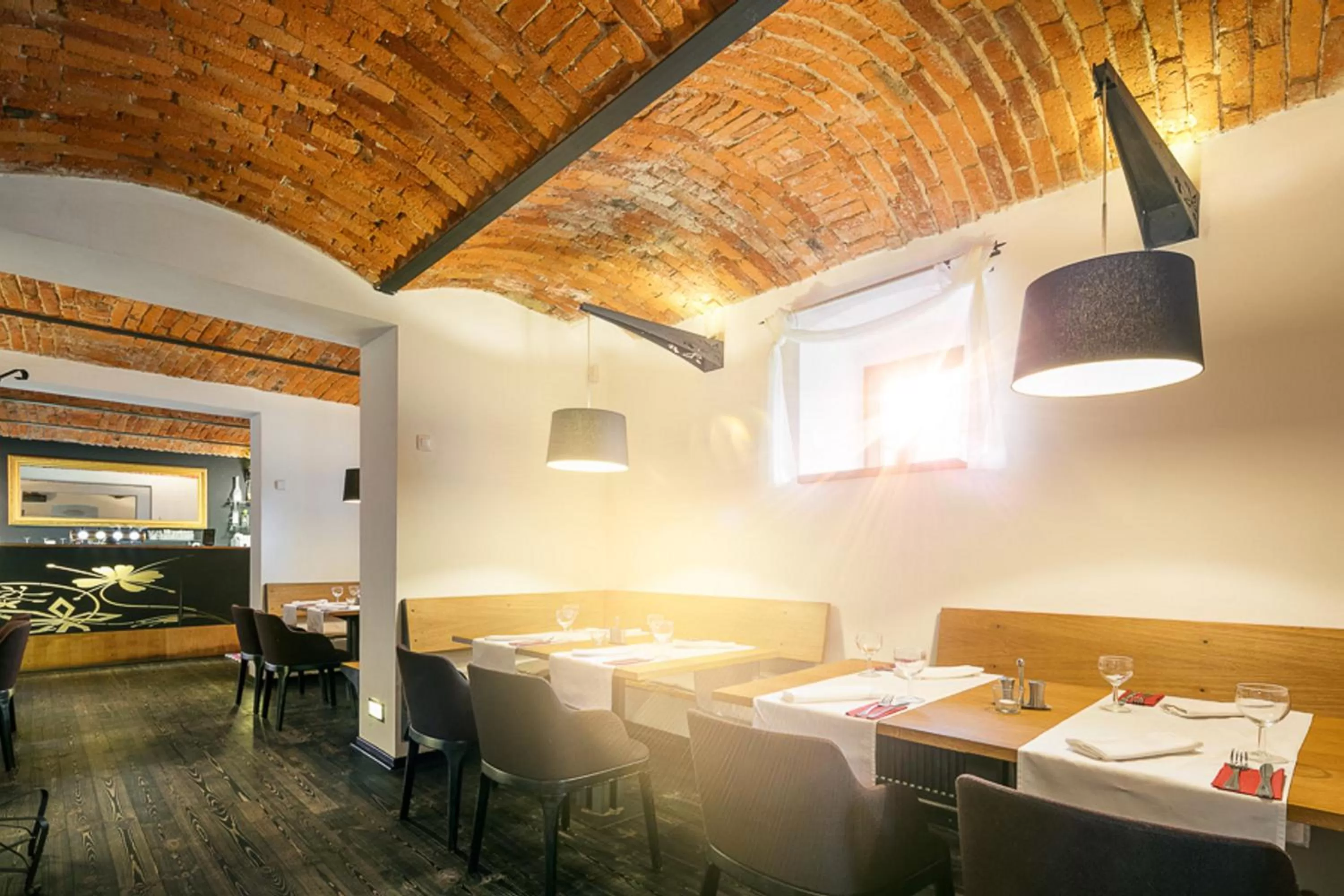 Restaurant/places to eat in Pytloun Self Check-in Hotel Liberec