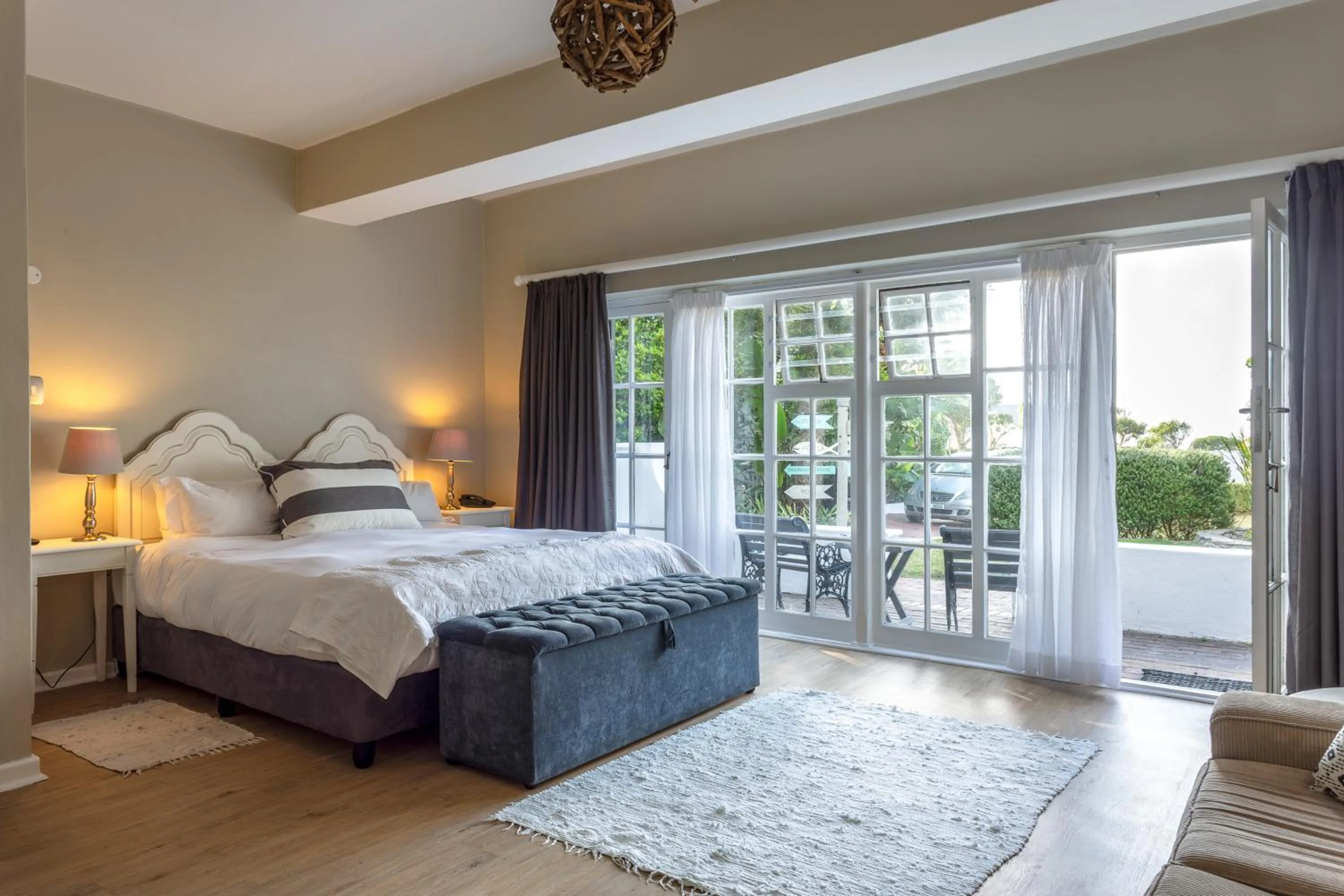 View (from property/room), Bed in Whale Rock Luxury Lodge