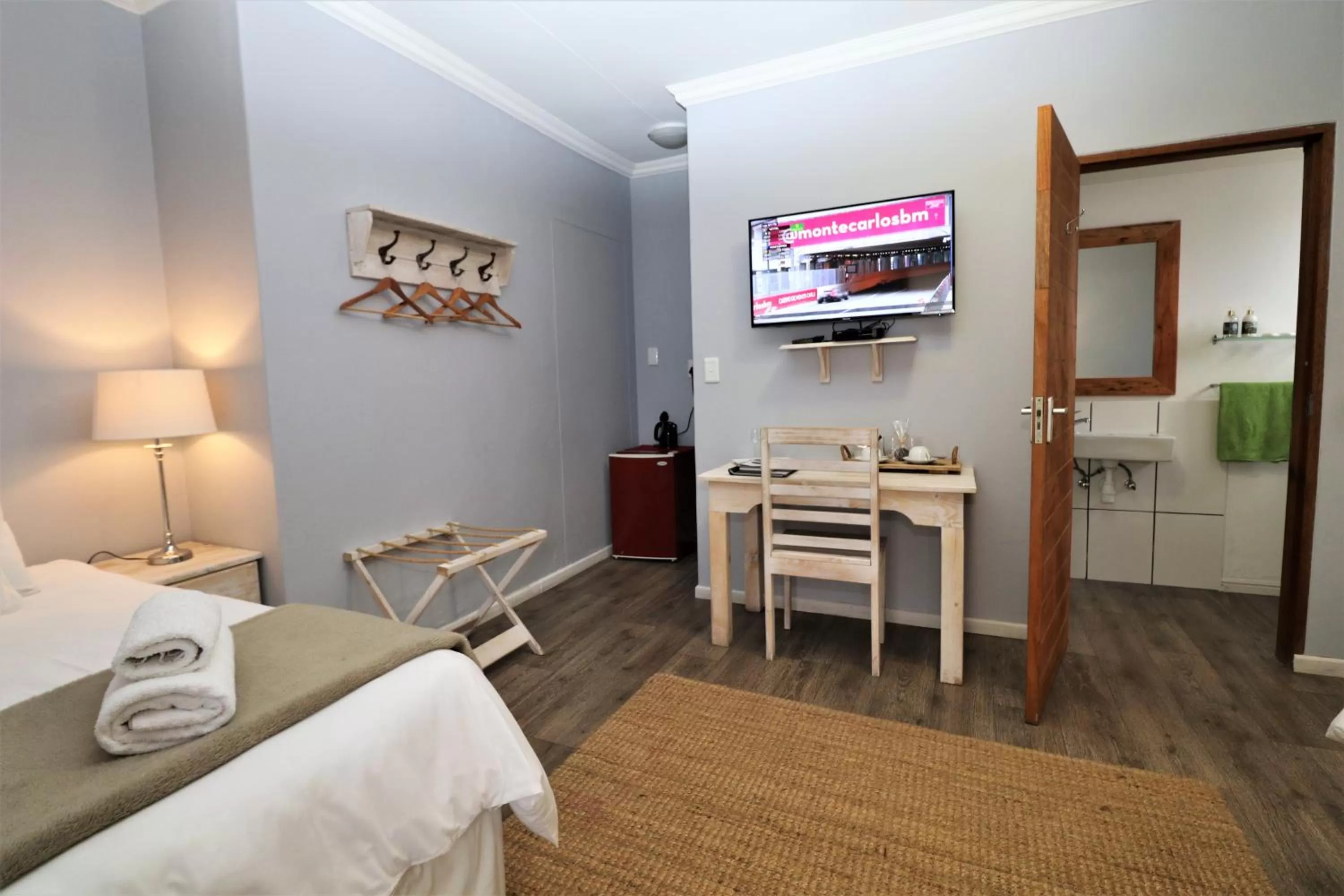 Bathroom, Bed in Tiende Laan Bed & Breakfast and Self-Catering