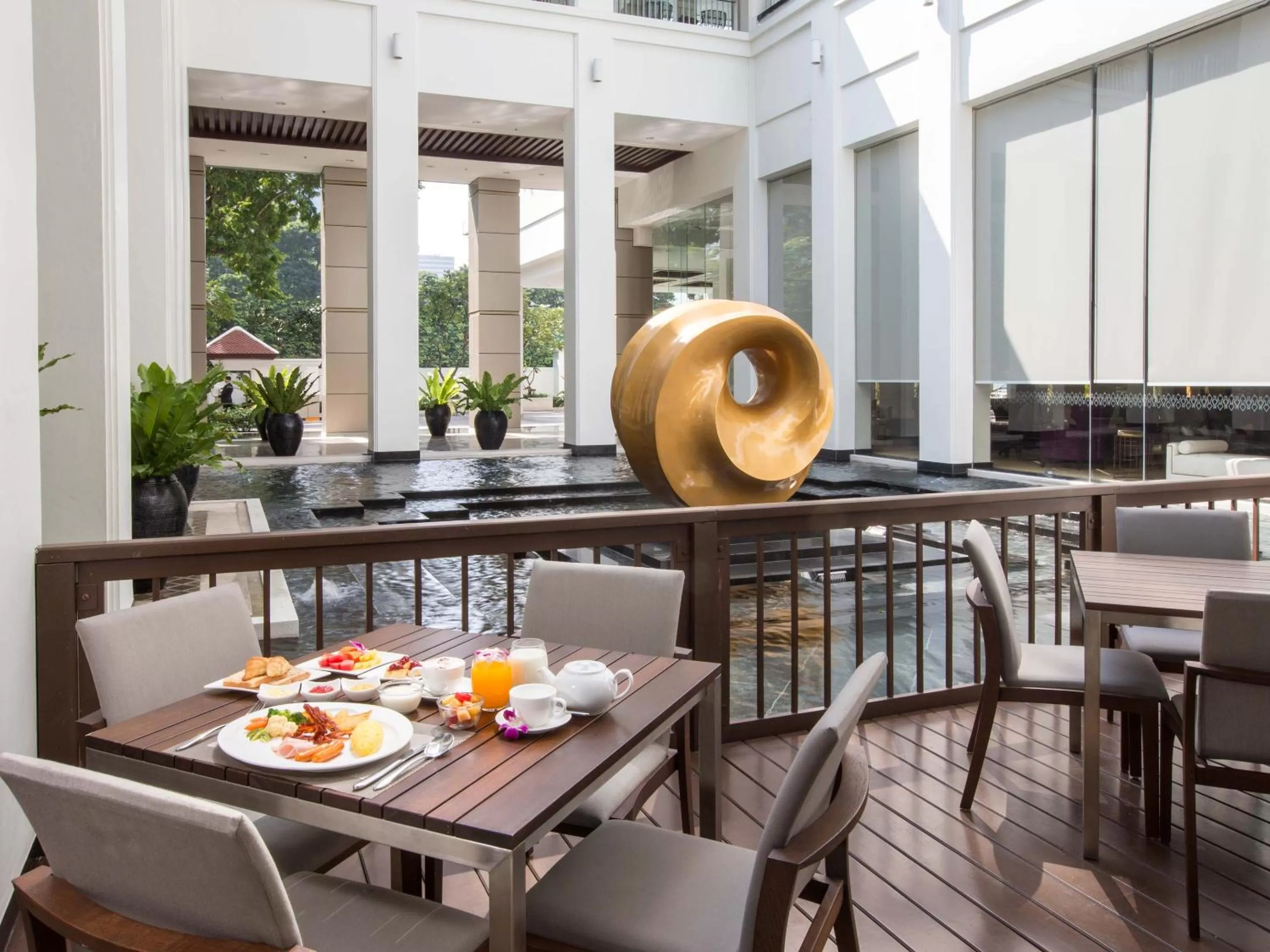 Restaurant/places to eat in Grande Centre Point Ploenchit