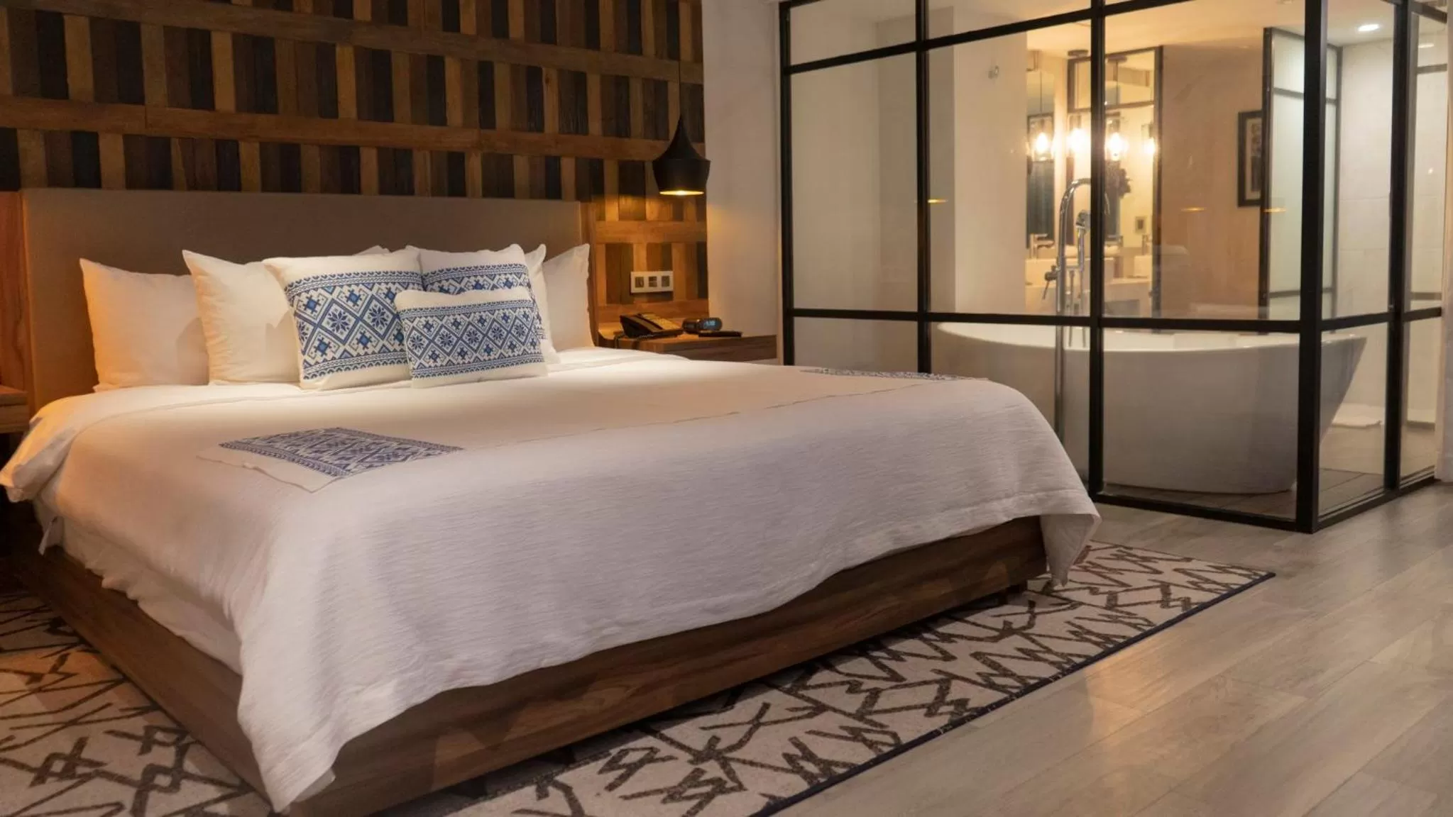 Photo of the whole room, Bed in Hotel Indigo Guadalajara Expo by IHG