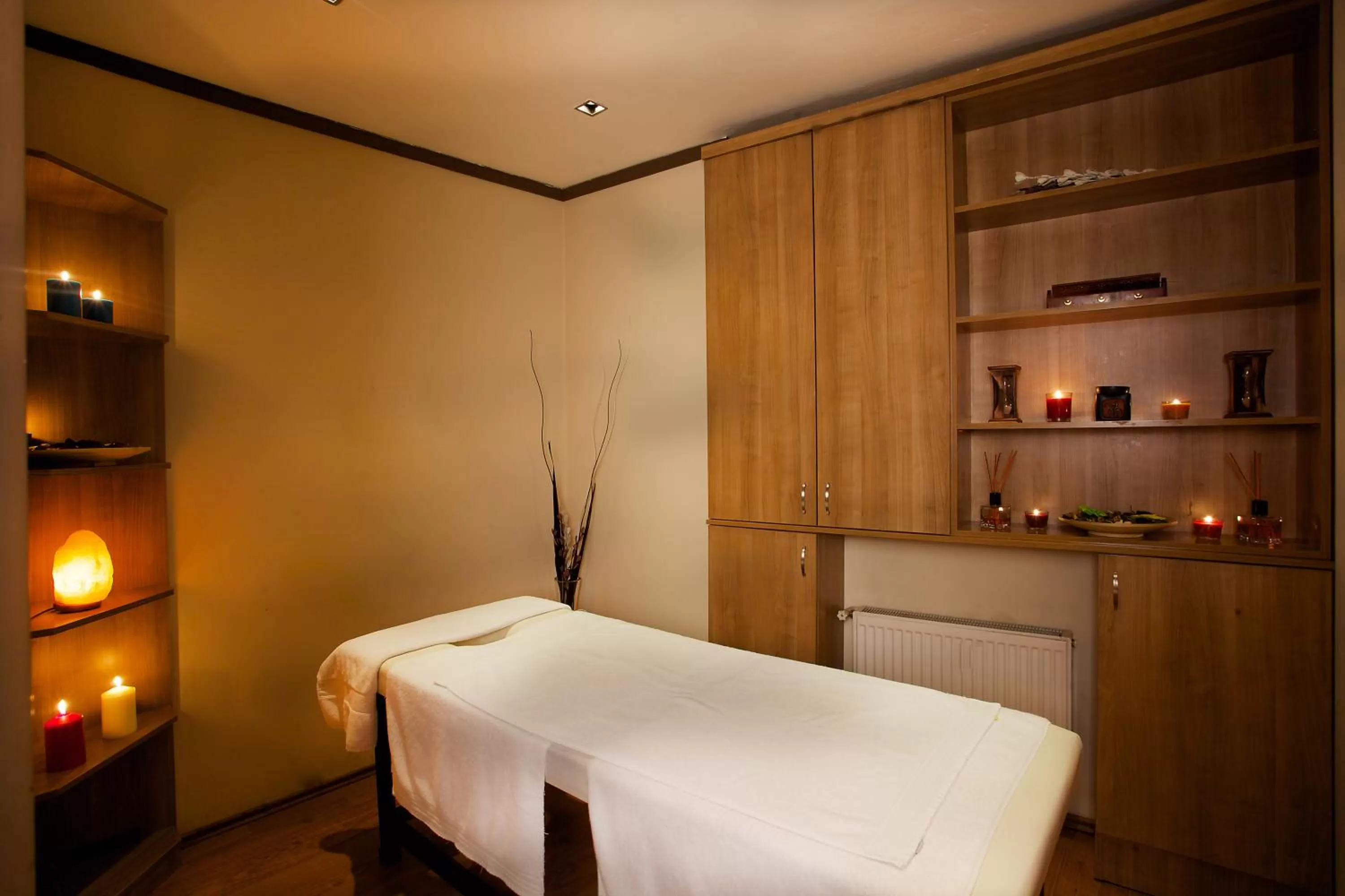 Spa and wellness centre/facilities, Bed in Sveo İstanbul Hotel