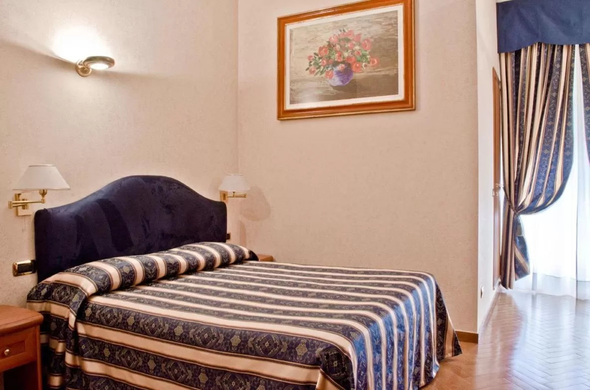 Bed in Hotel Brignole