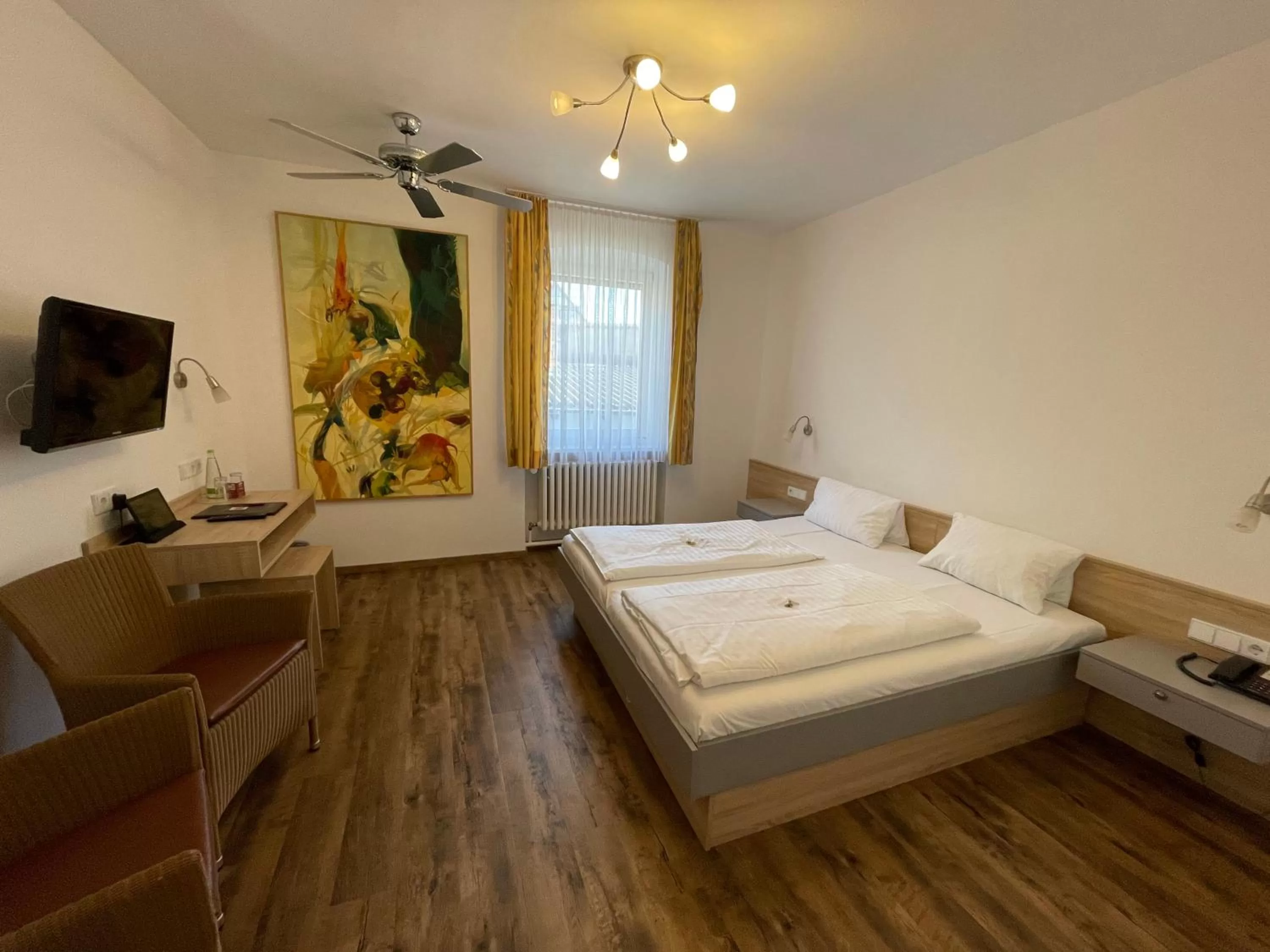 Photo of the whole room, Bed in Hotel Gasthof Zum Storch