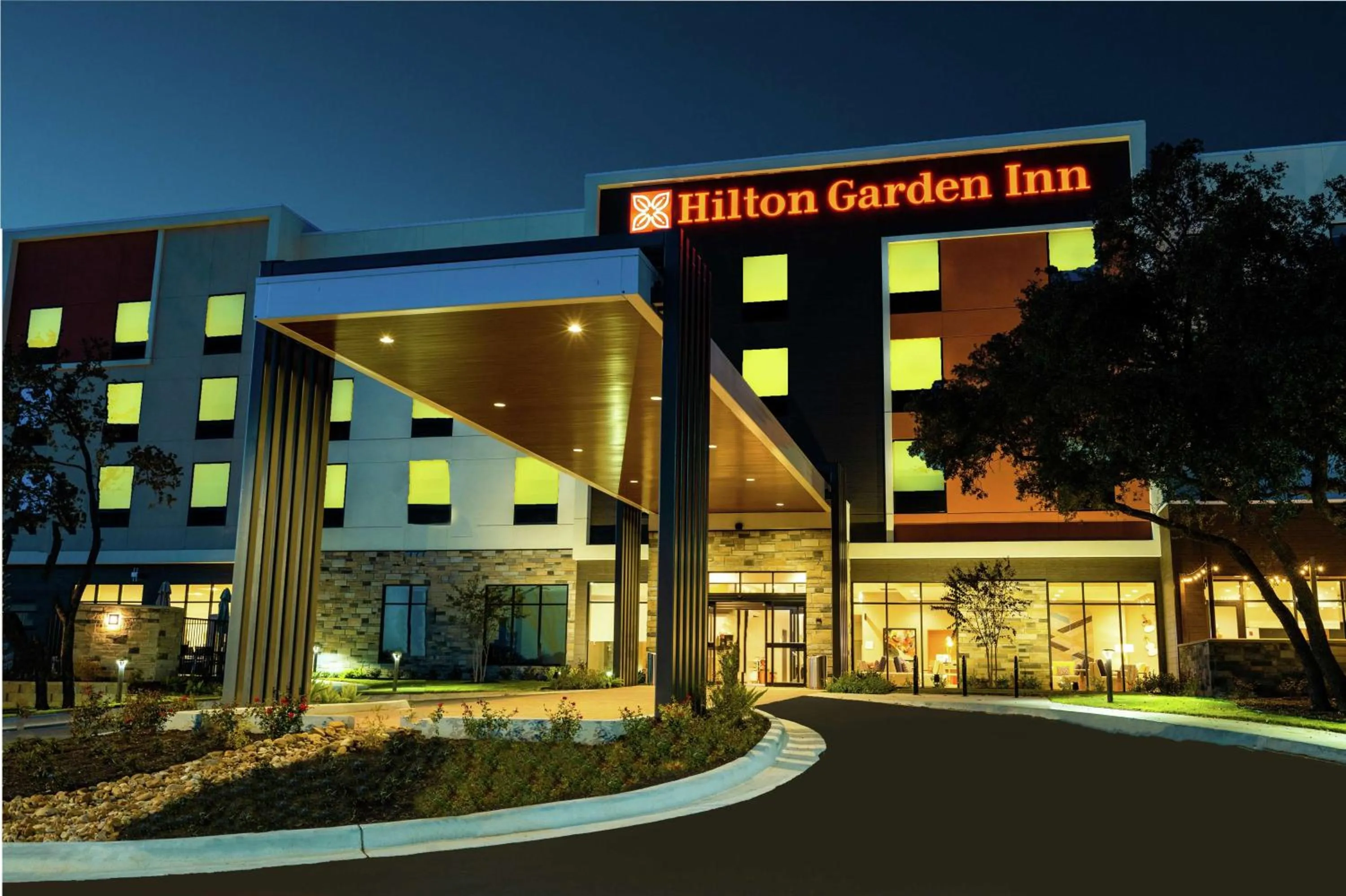 Property building in Hilton Garden Inn Cedar Park Austin