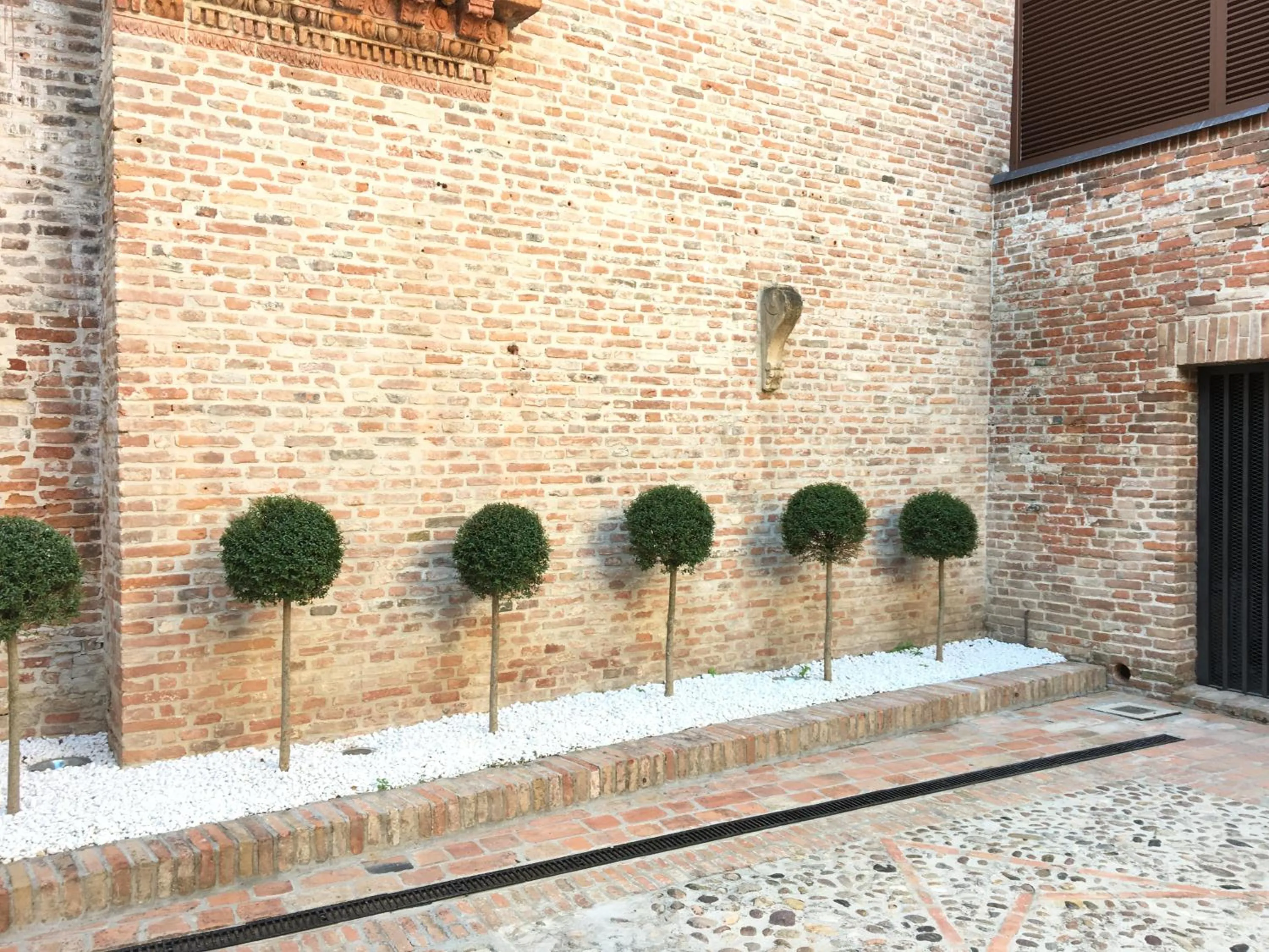 Inner courtyard view in Maxxim Hotel & Loft