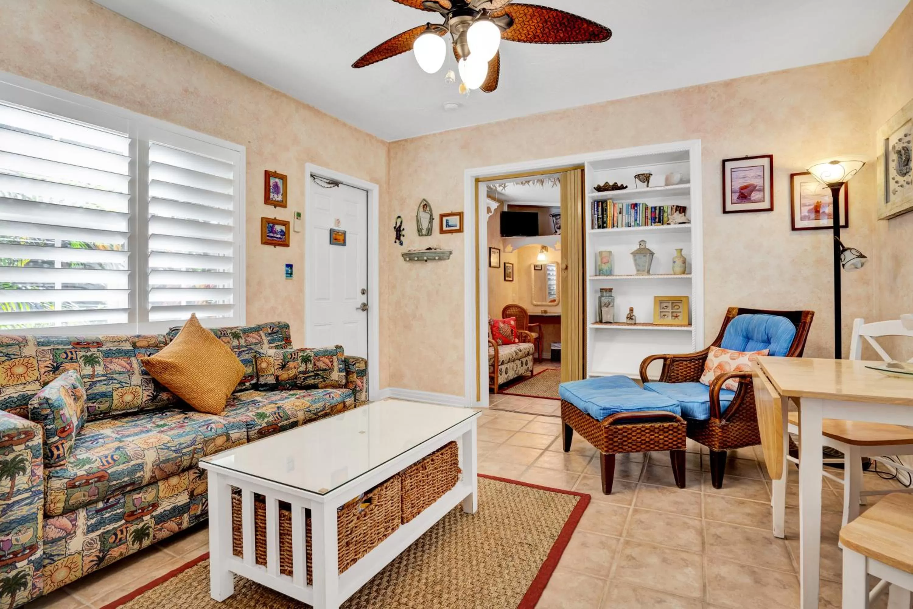 Living room in Island Bay Resort