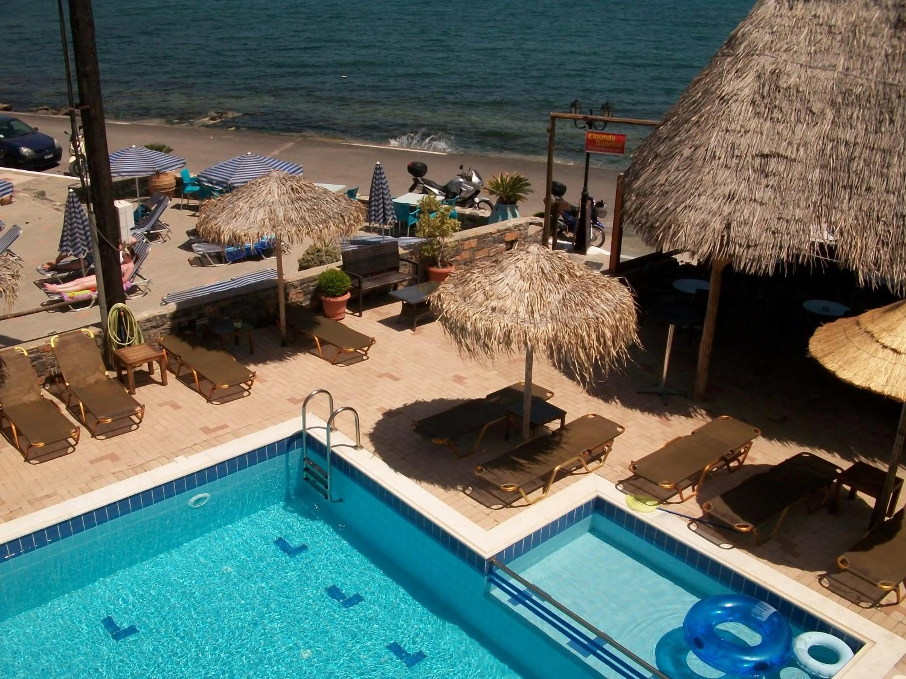 Swimming pool in Elounda Sunrise Apartments