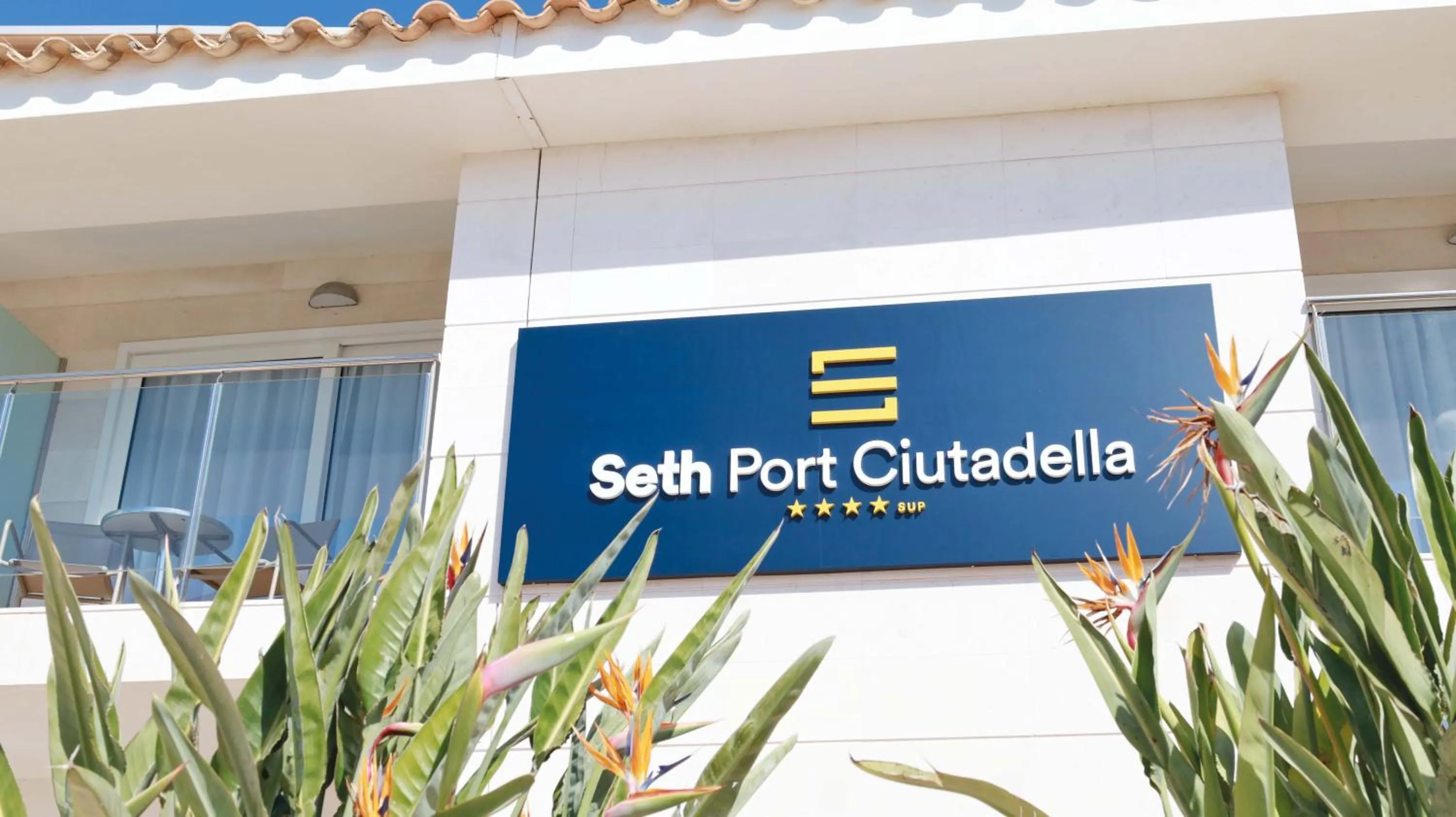 Facade/entrance in Seth Port Ciutadella
