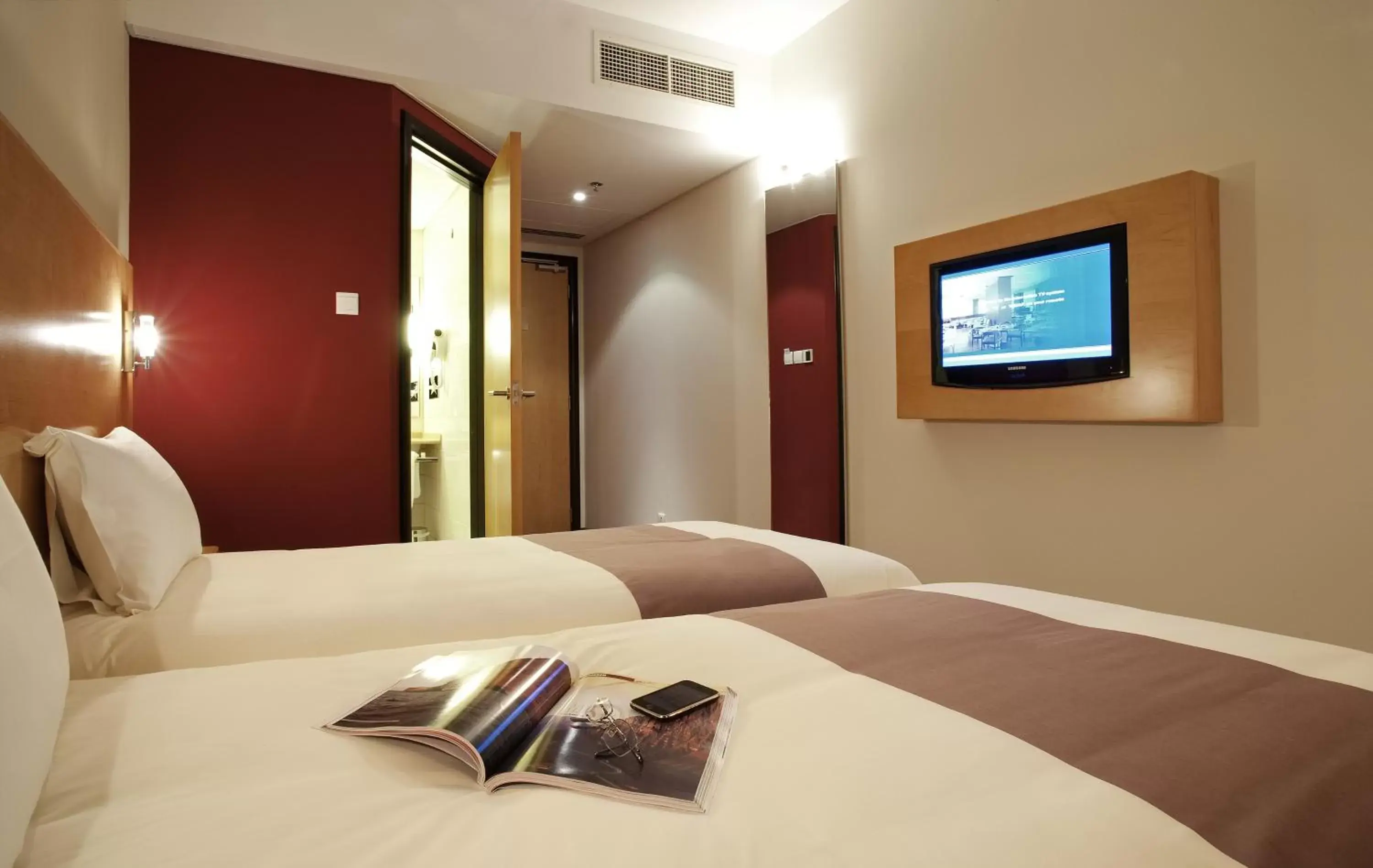 Standard Twin Room in ibis Amman Standard Twin Room in ibis Amman