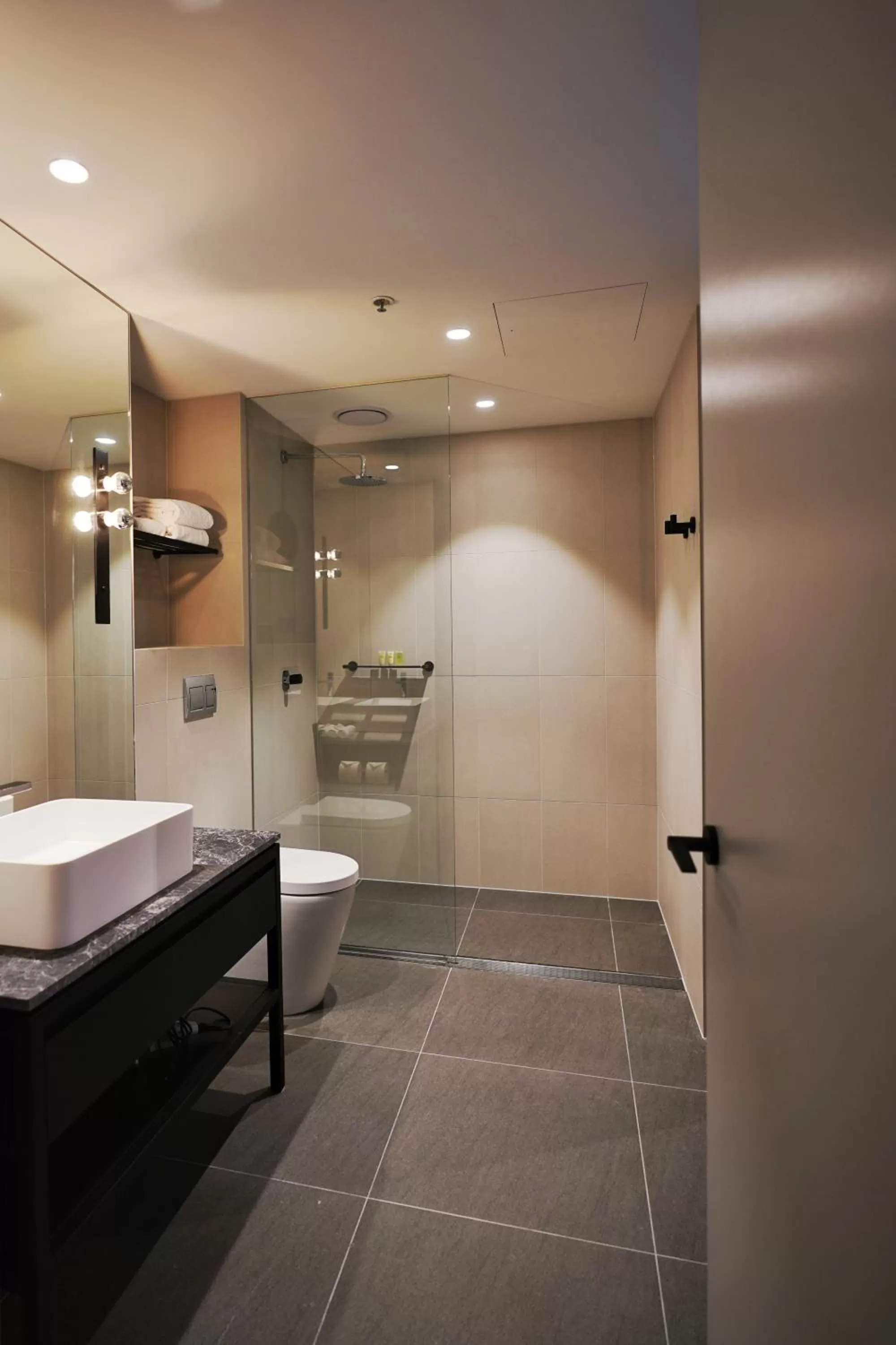 One-Bedroom Apartment in Clarion Apartments South Melbourne