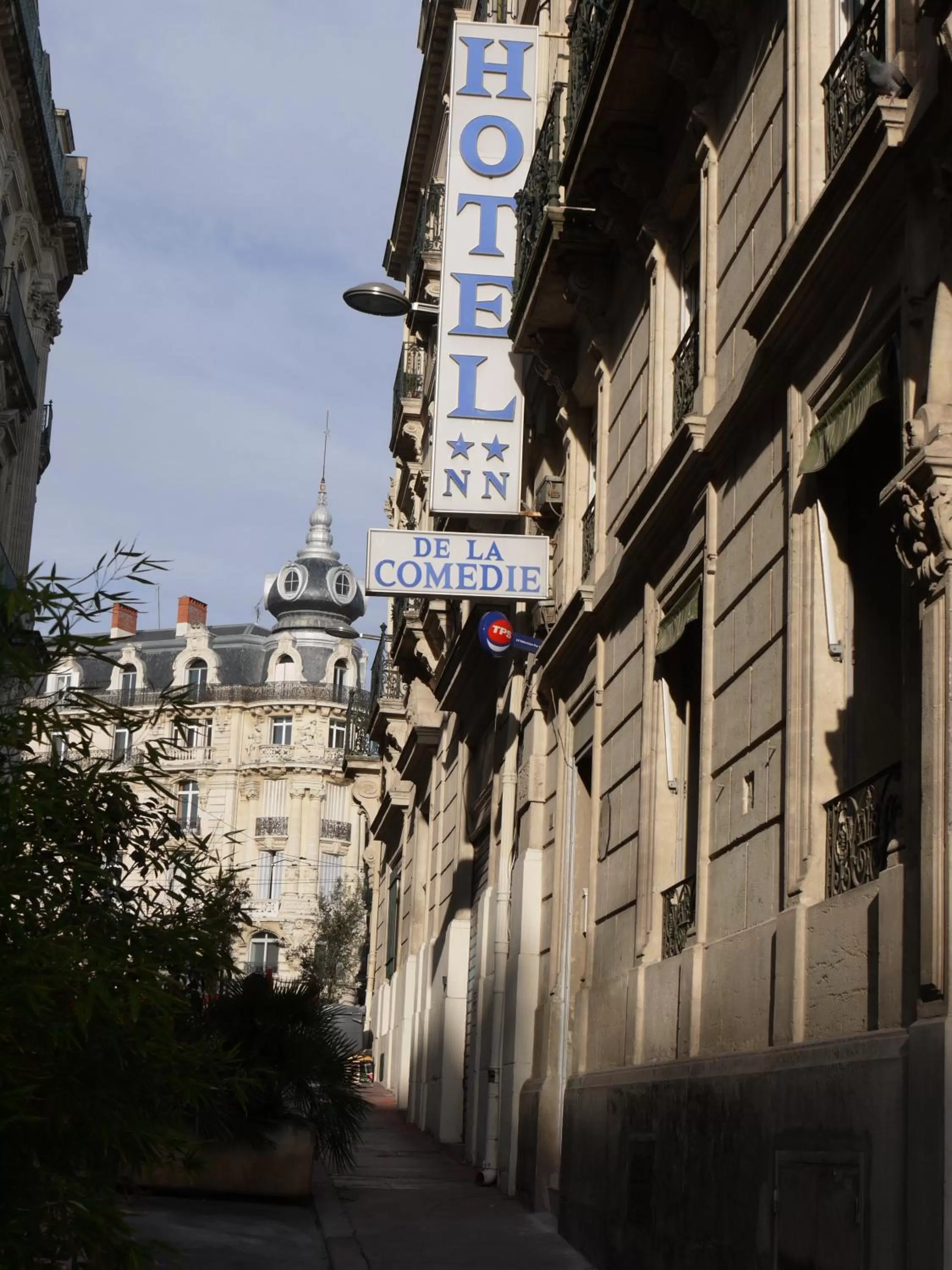 Facade/entrance in Hotel de La Comédie - Place De La Comédie-indépendant