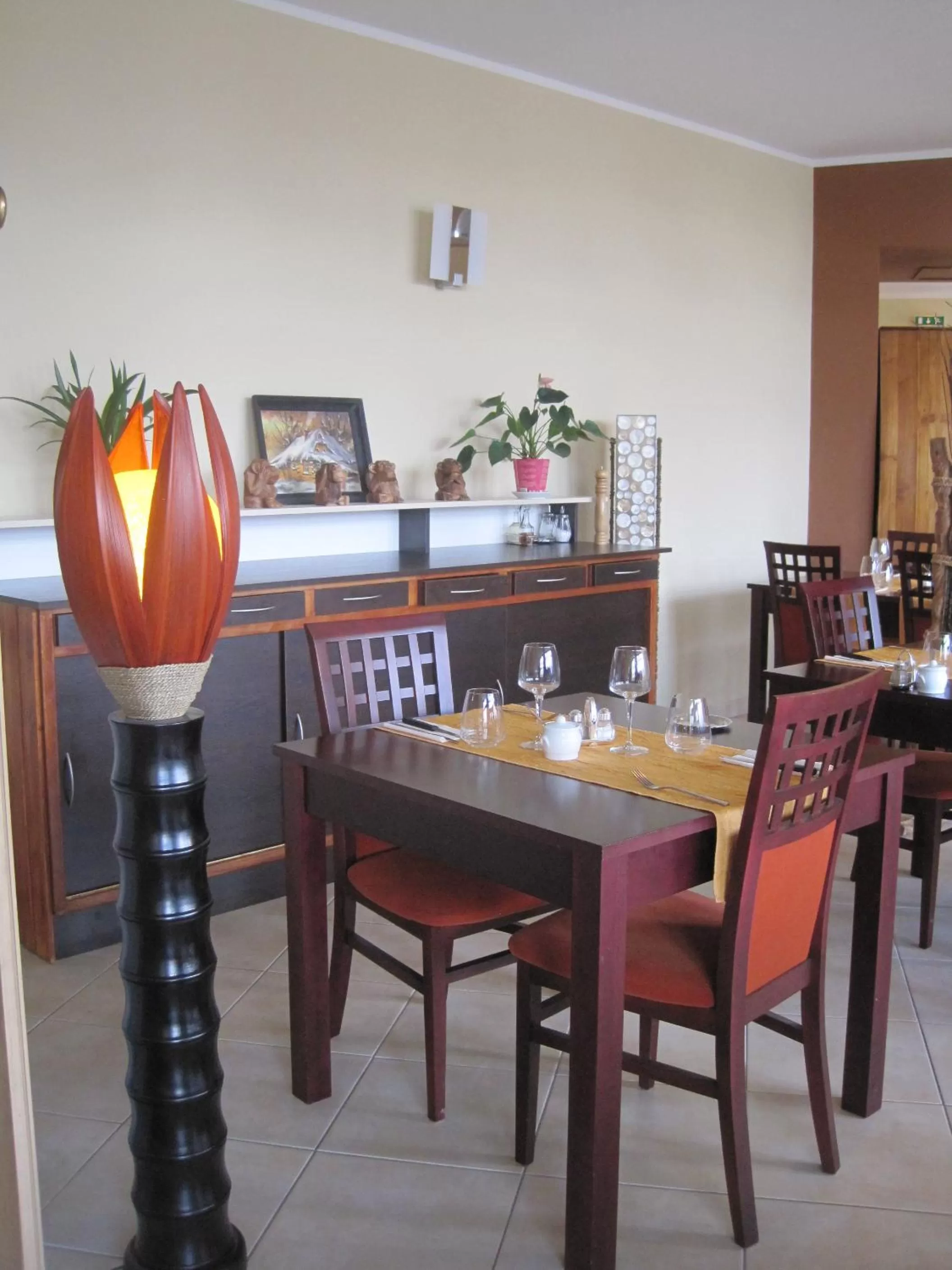 Restaurant/places to eat in Hotel Restaurant Rive Gauche