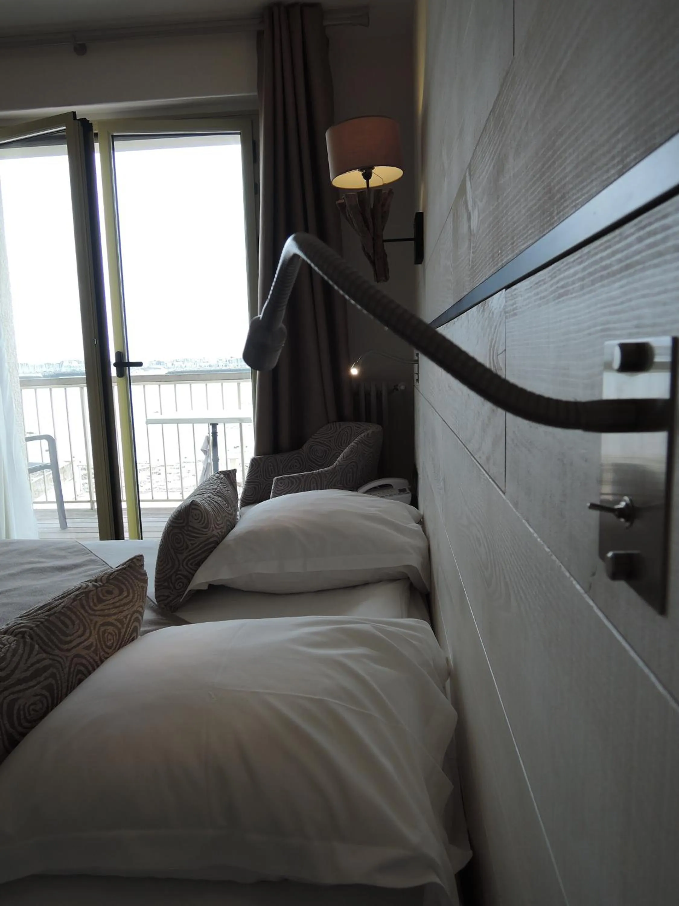 Superior Twin Room with Sea View in Hôtel Les Brises