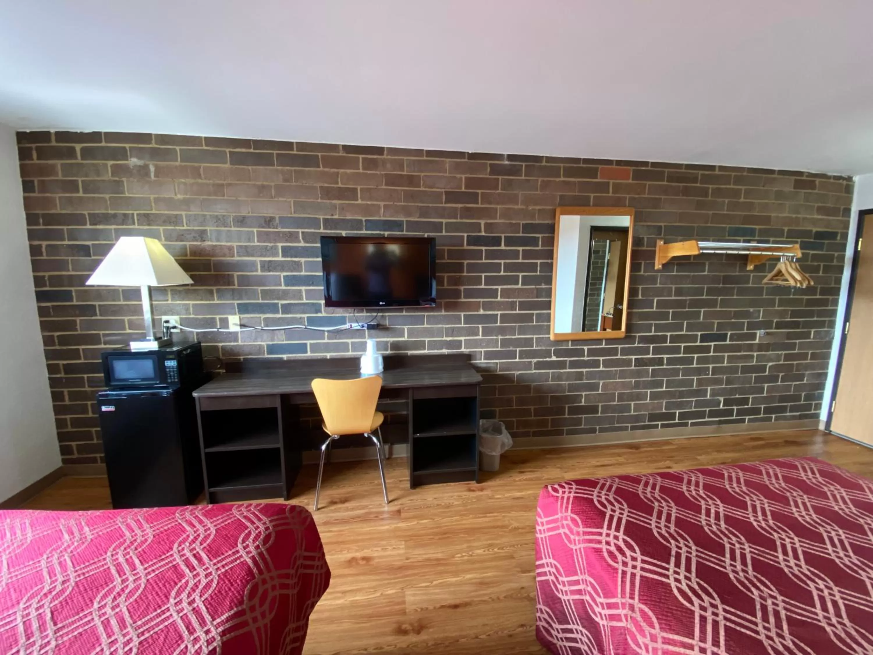 TV and multimedia, Bed in Reliance Inn