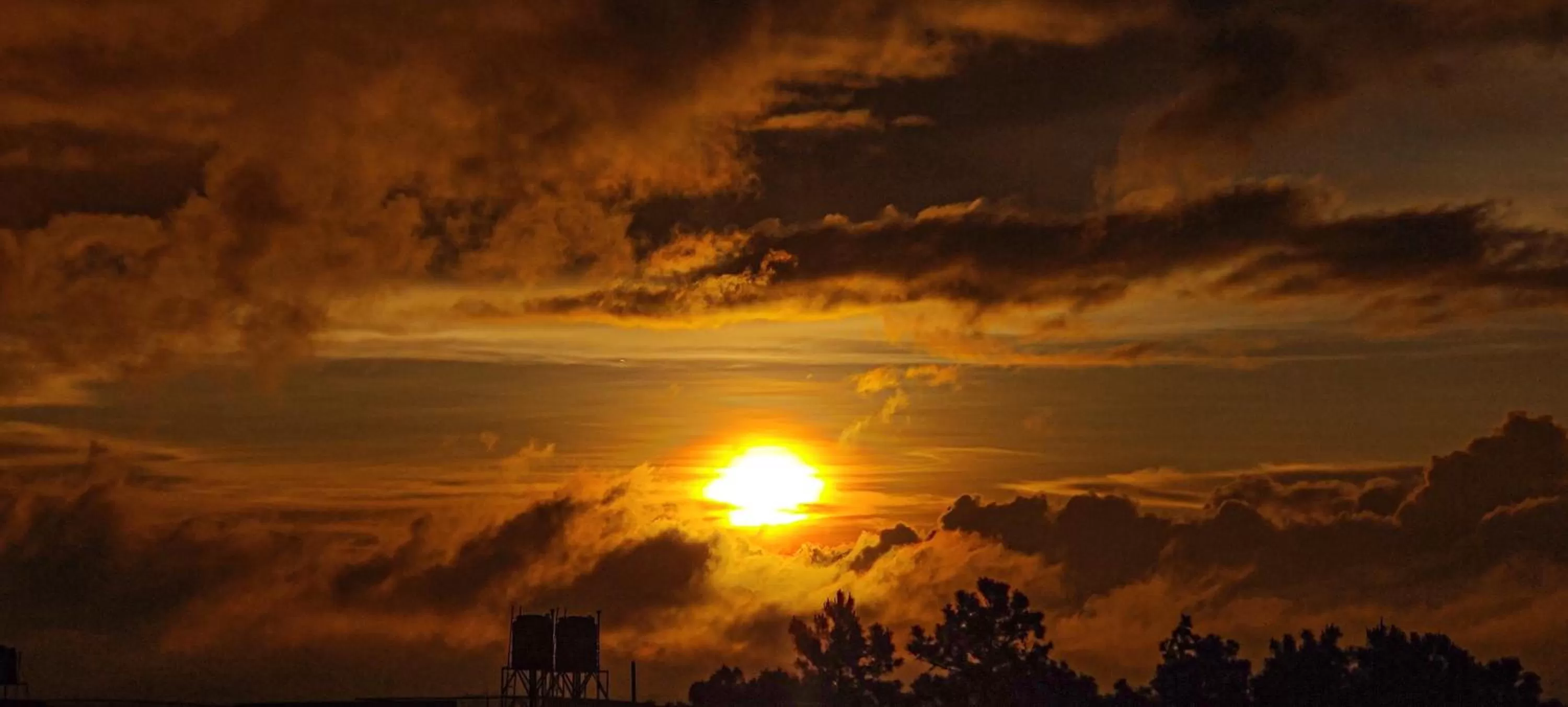 Sunset, Sunrise/Sunset in Windermere Inn