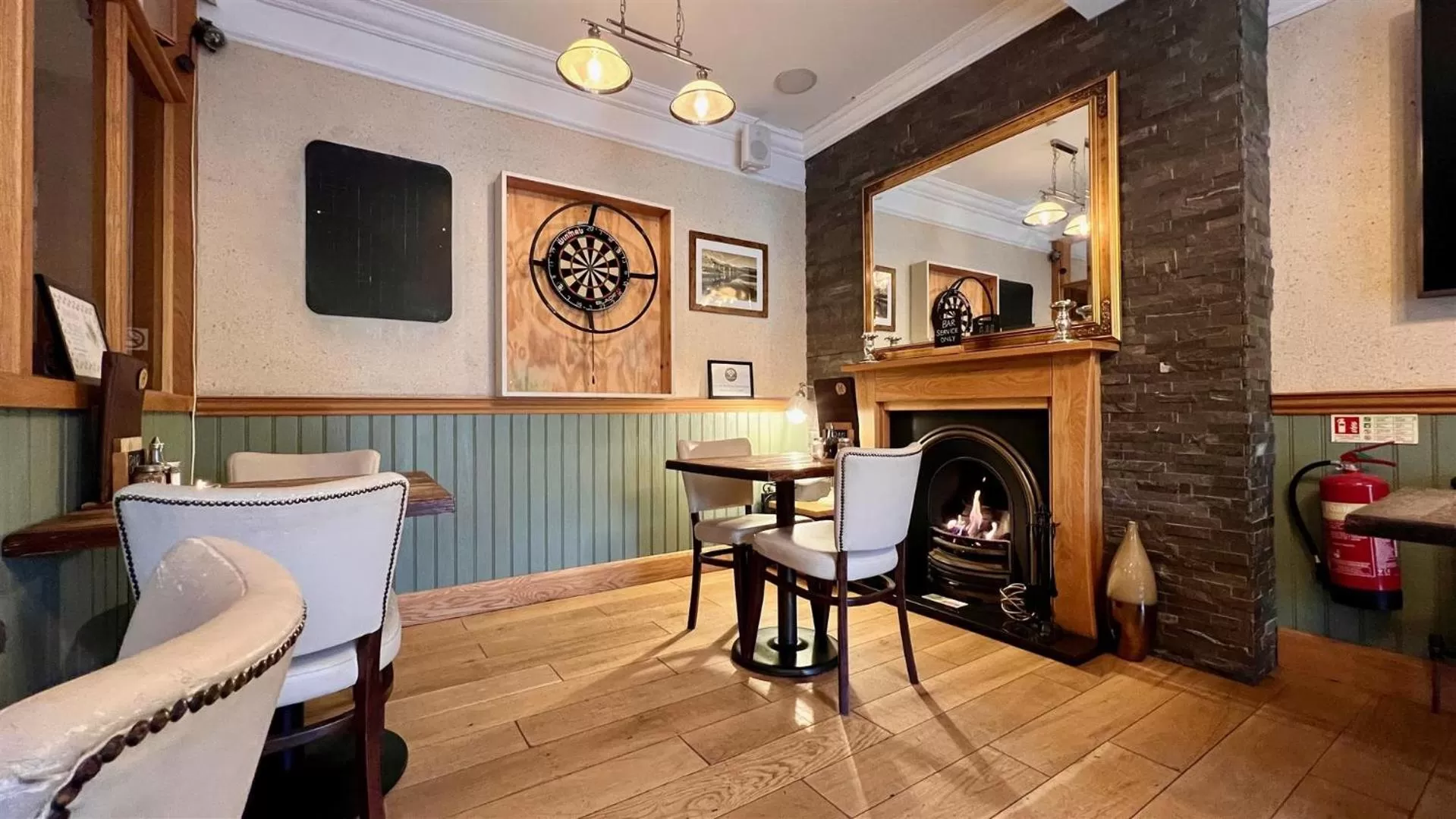 Darts, Restaurant/Places to Eat in Hafan Artro