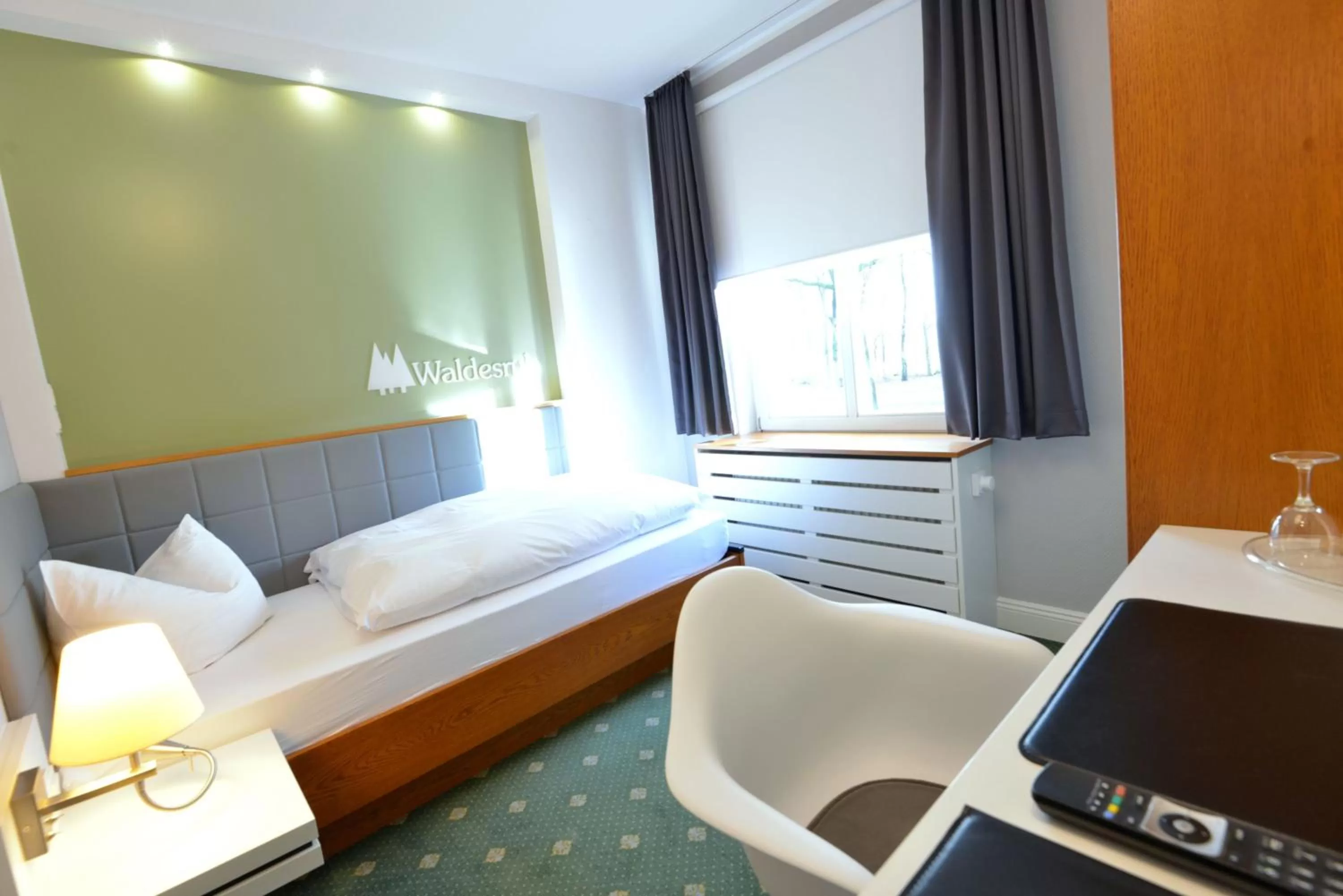 Property building, Bed in Hotel Restaurant Waldesruh