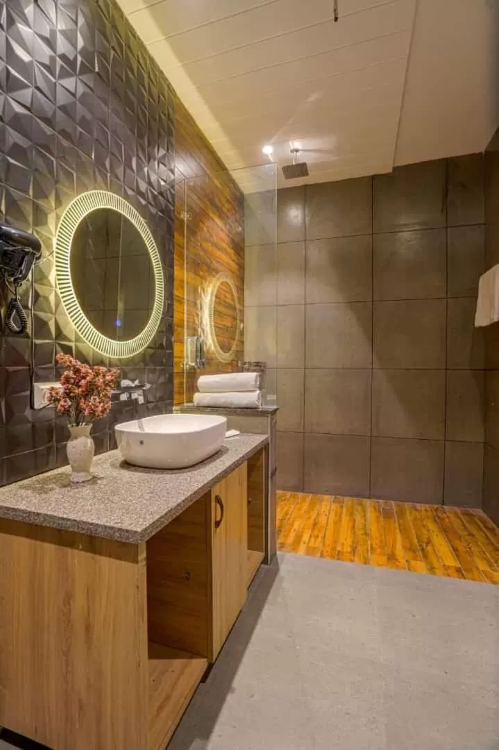 Shower, Bathroom in Greenwood Villa By Levelup