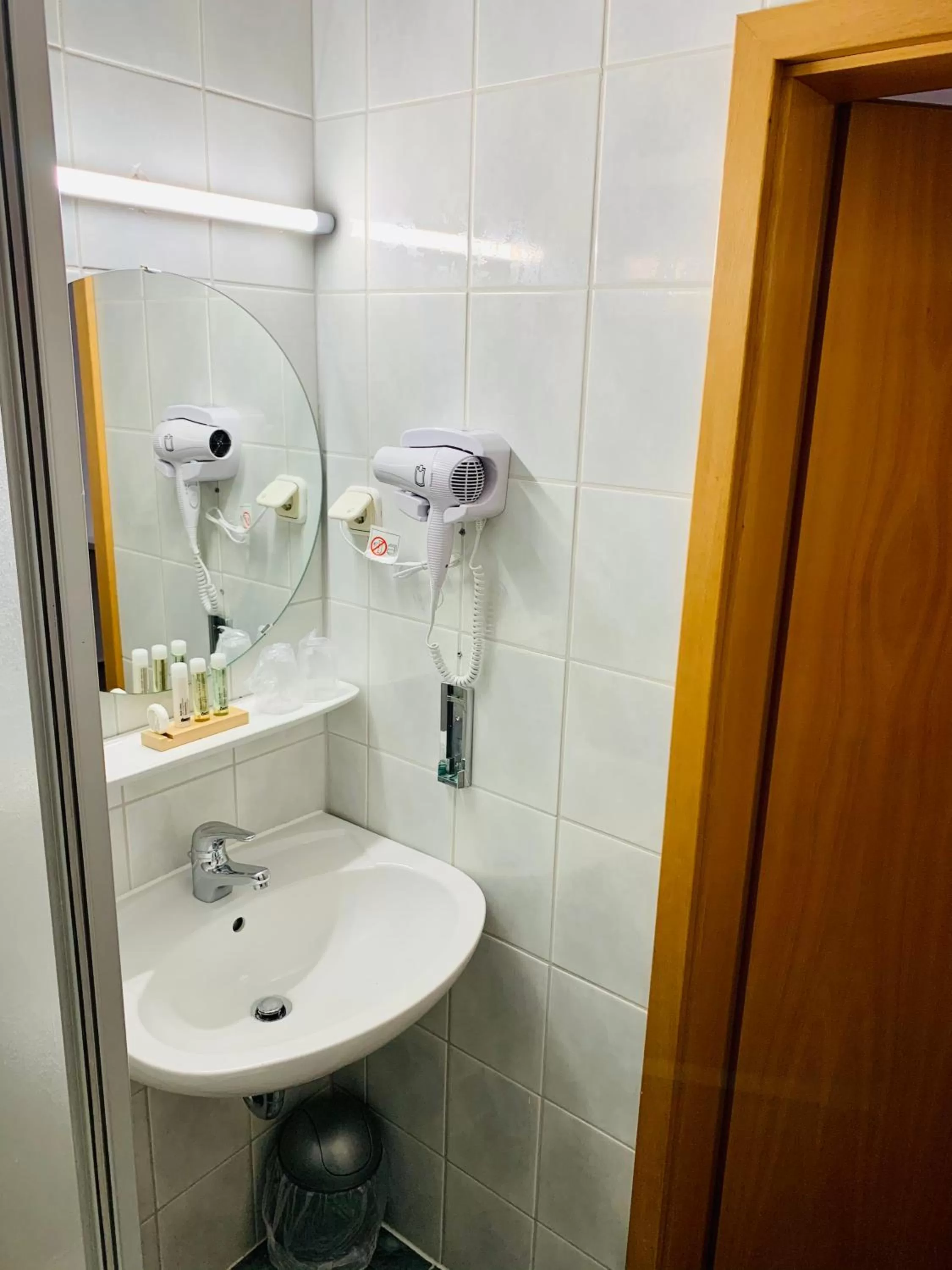 Bathroom in DUA Hotel