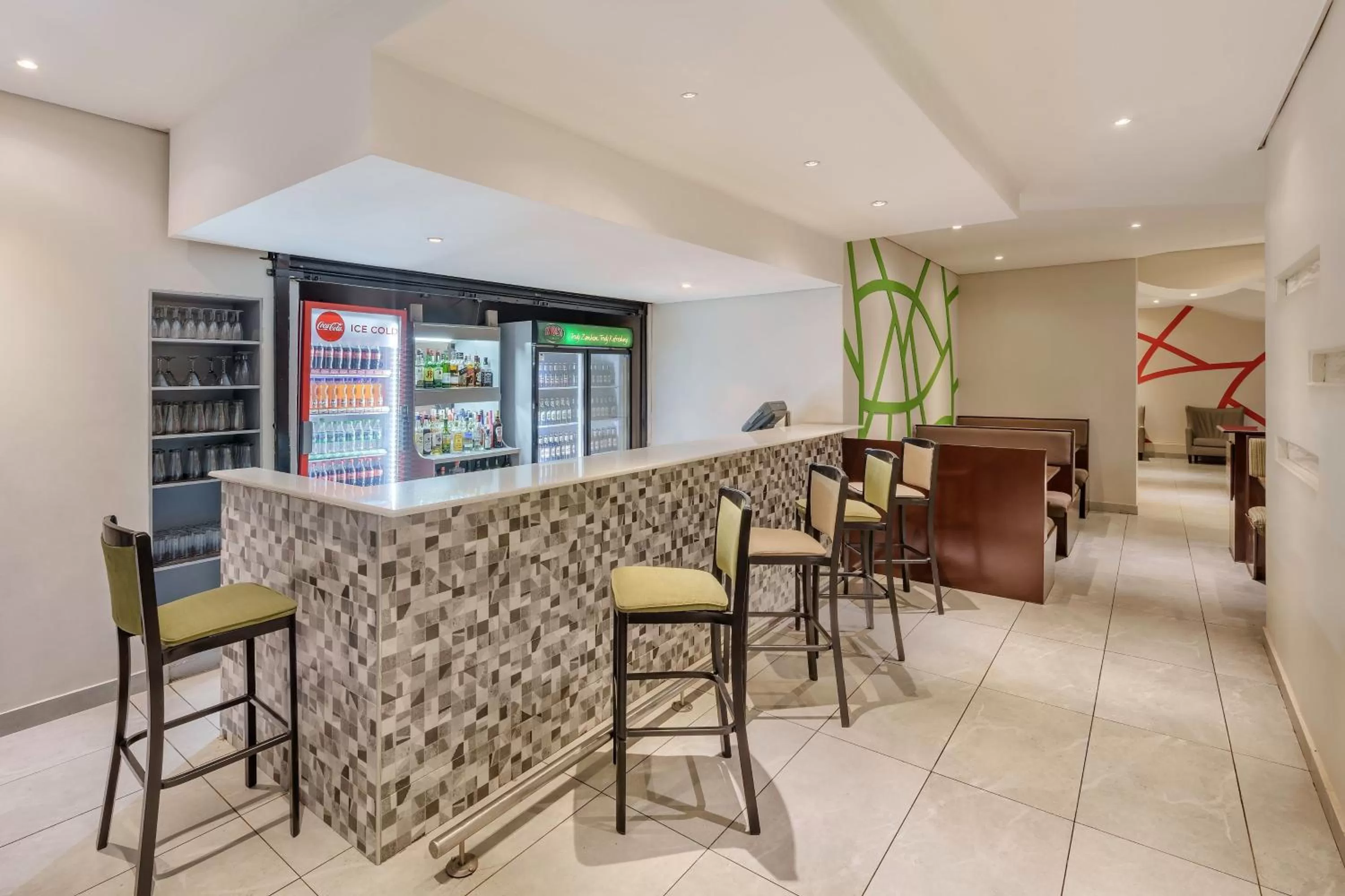 Lounge or bar in Protea Hotel by Marriott Lusaka Cairo Road