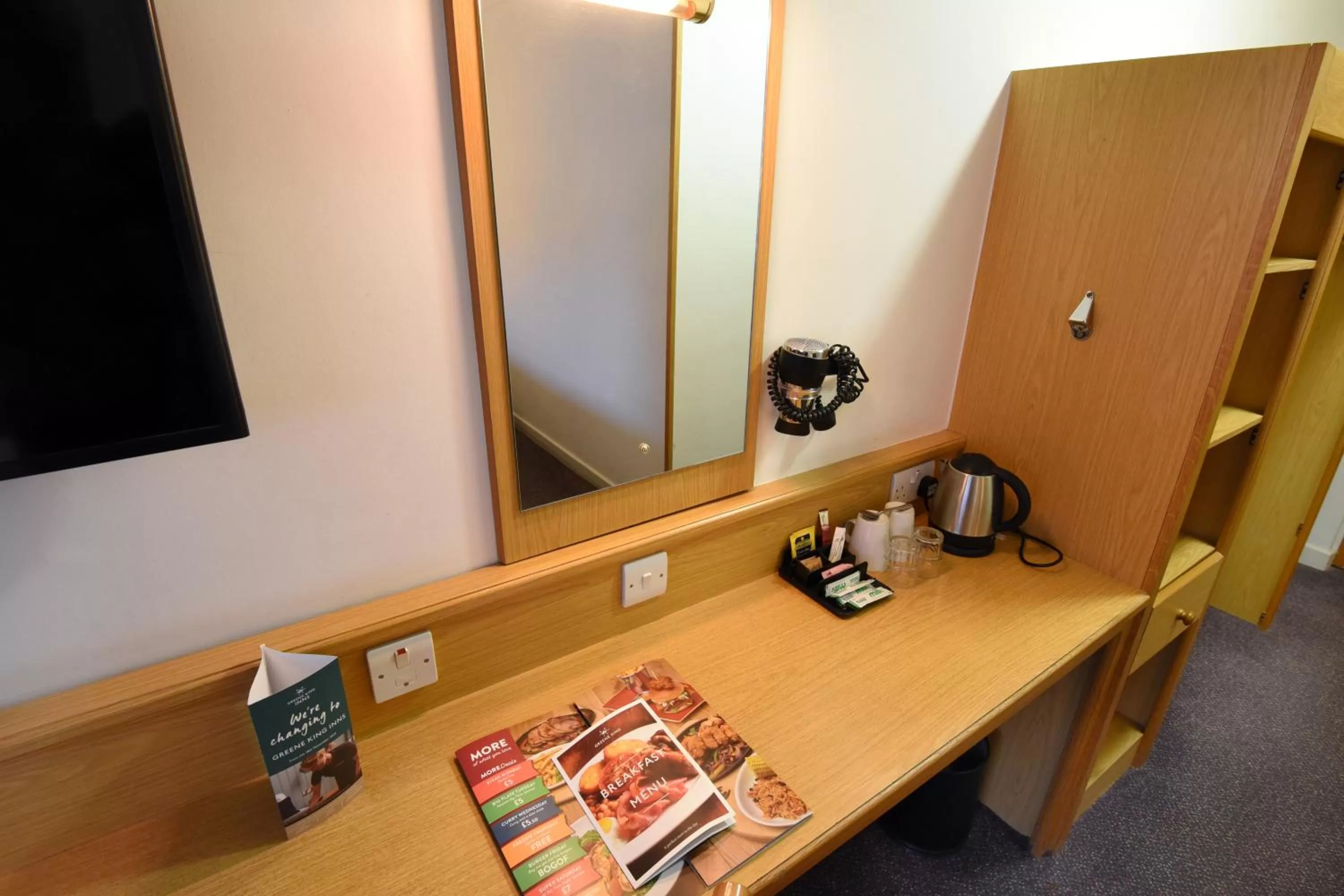 Drinks in Royal Oak by Greene King inns