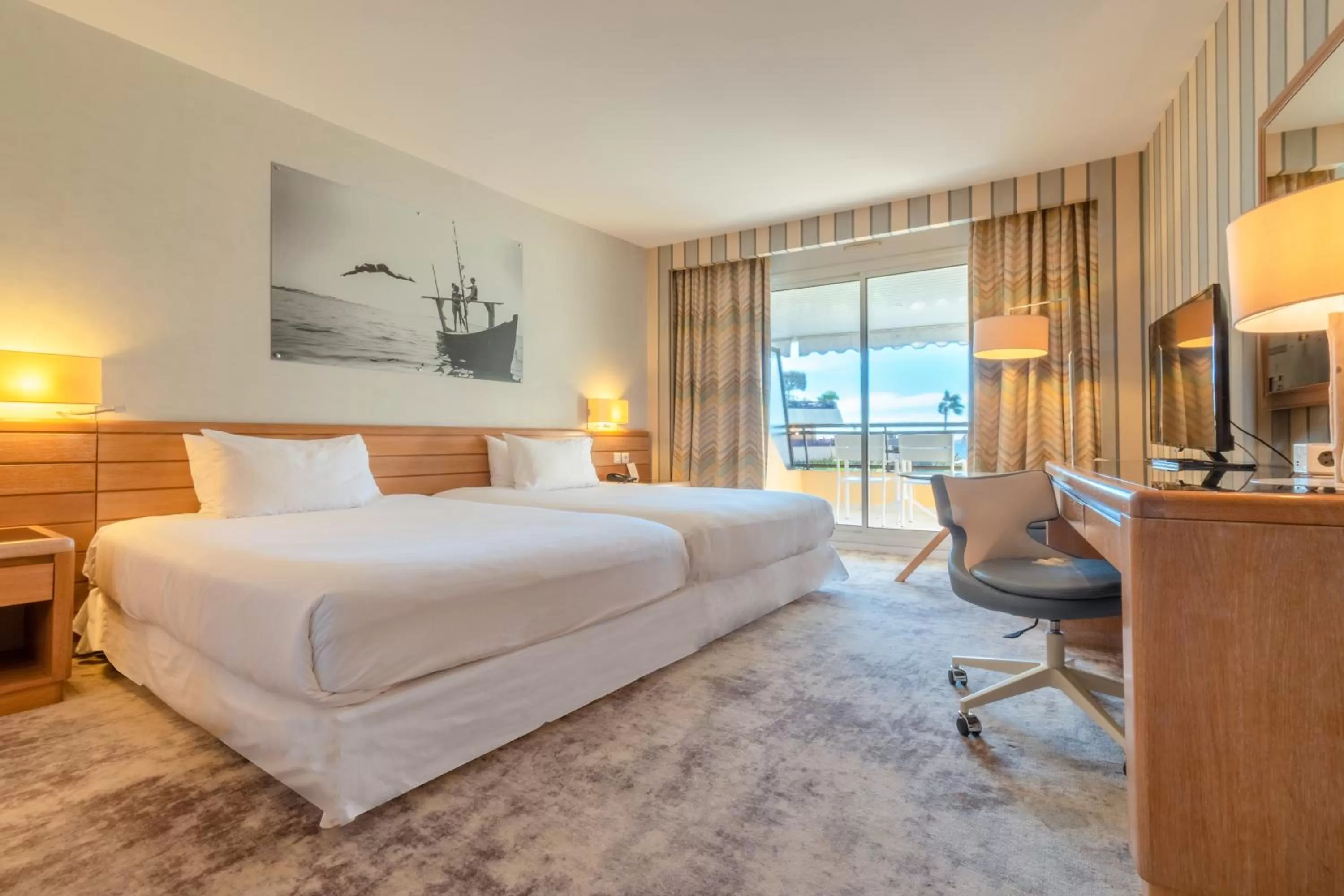 Bed in Holiday Inn Nice - Port St Laurent by IHG