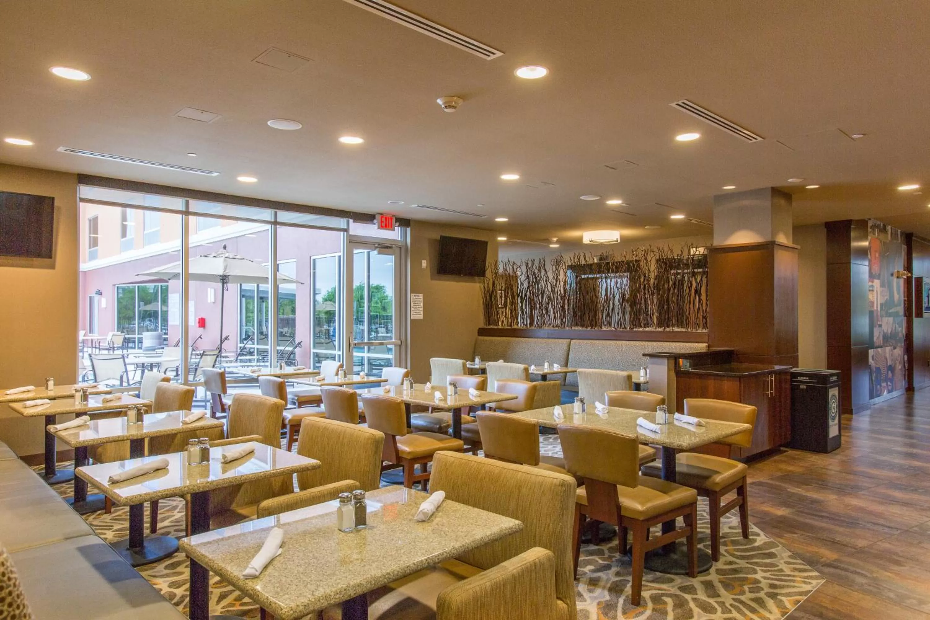 Restaurant/places to eat in Cambria Hotel Plano - Frisco