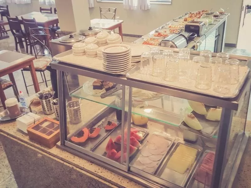 Restaurant/places to eat, Food in Jardim Hotel