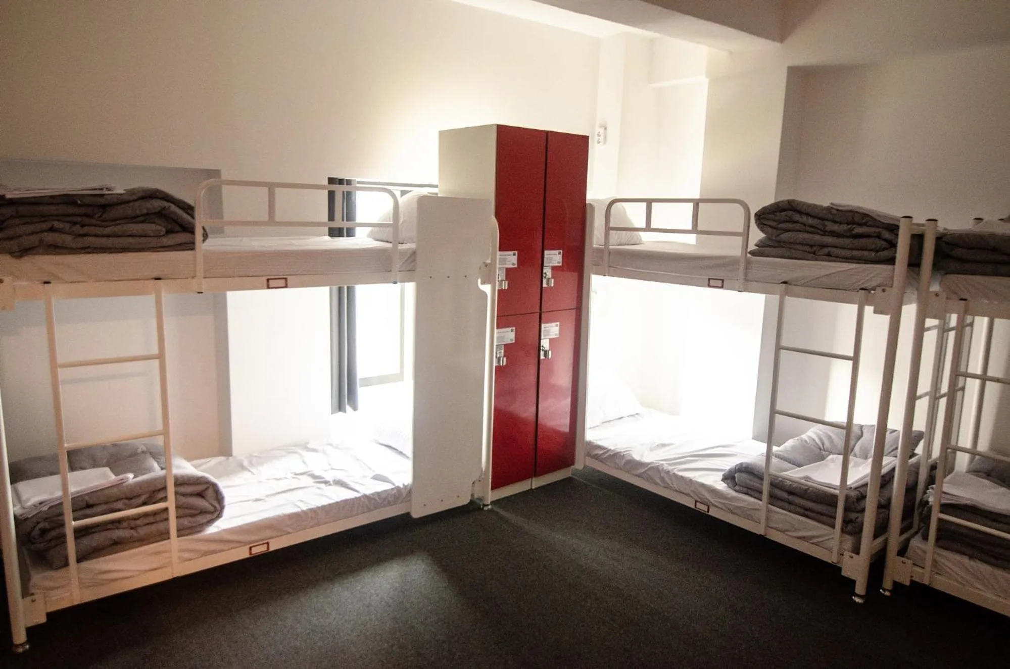 Bed in 8-Bed Mixed Dormitory Room in One Way Guesthouse Busan