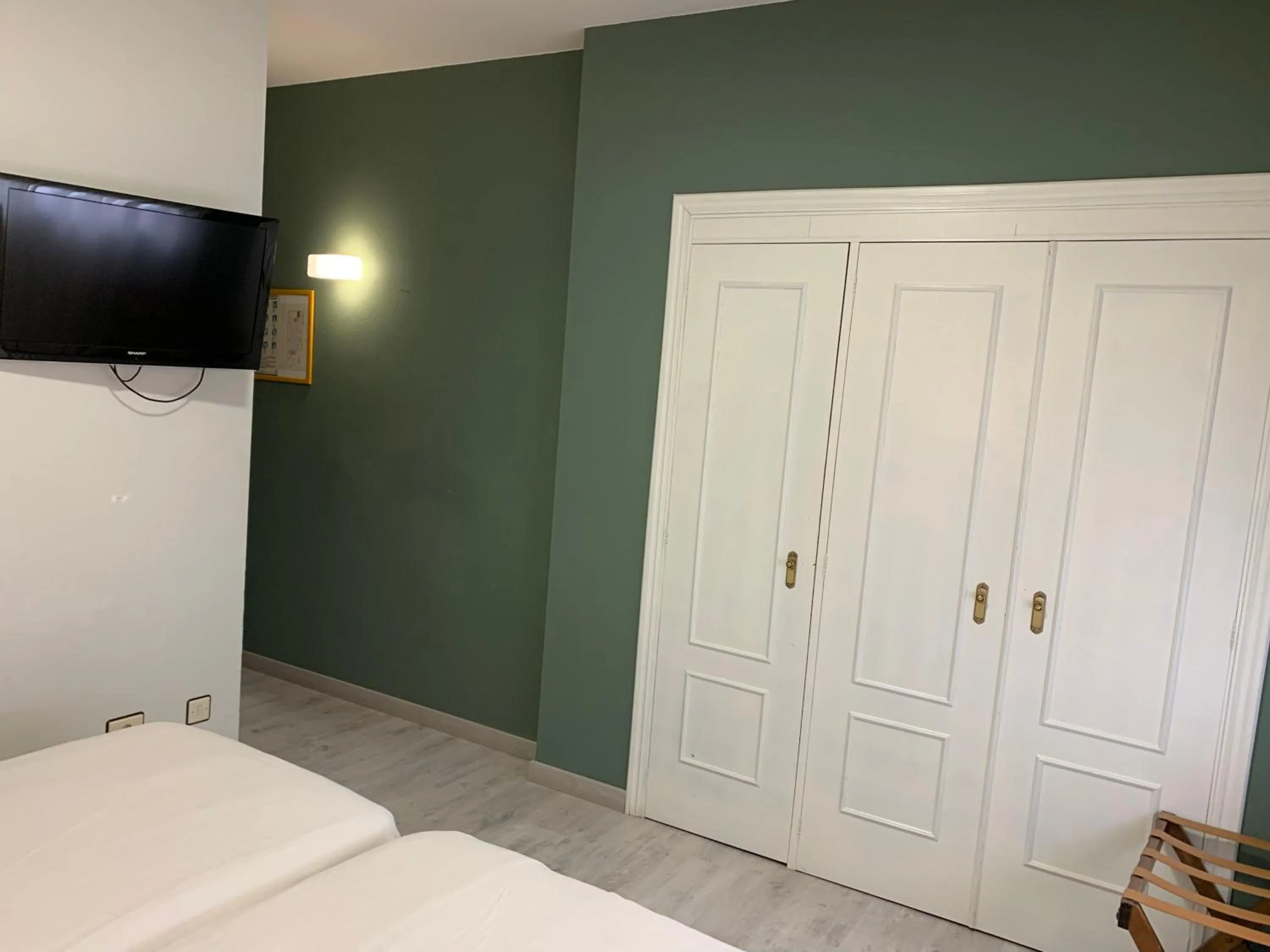 Bedroom, Bed in Hotel Los Olmos