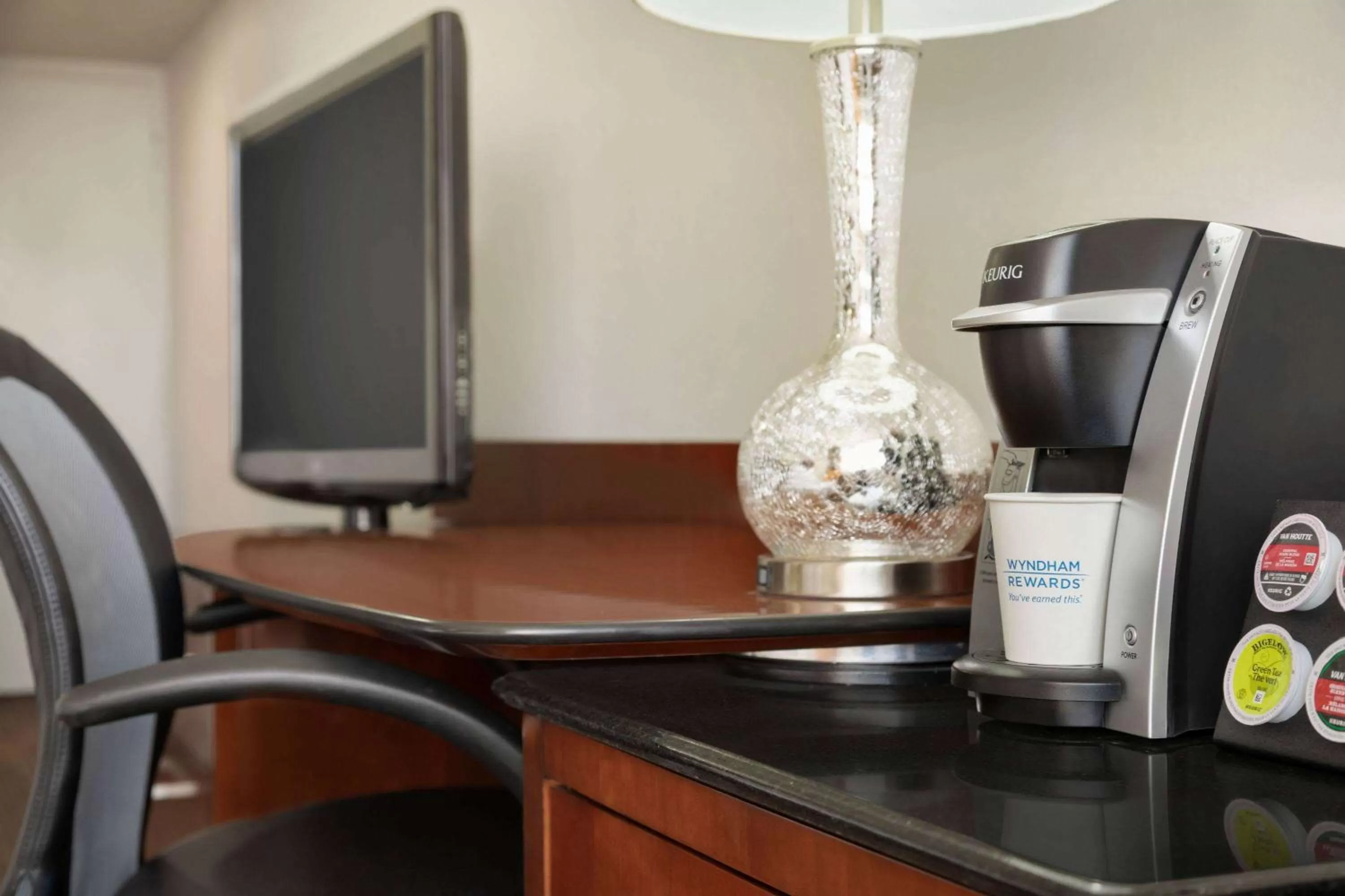 Photo of the whole room in Travelodge by Wyndham Quebec City Hotel & Convention Centre