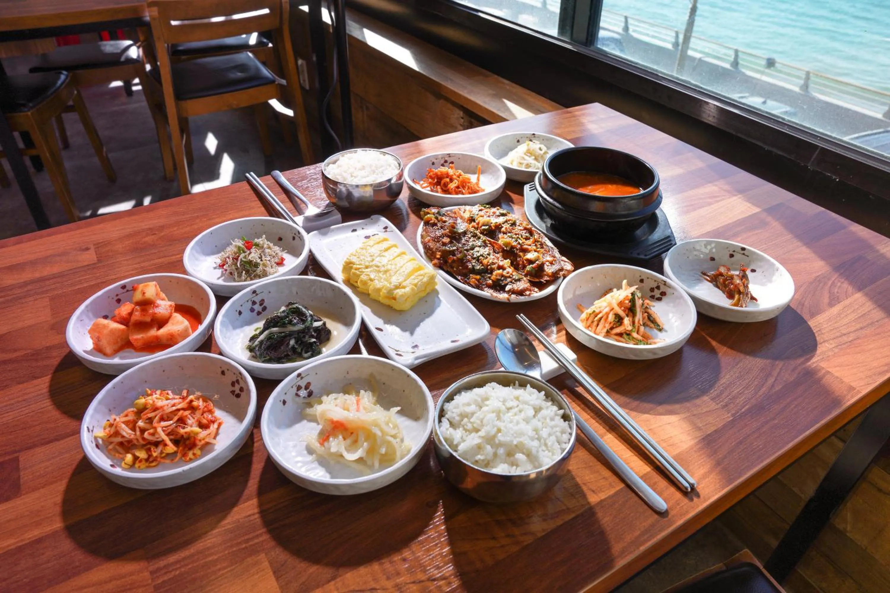 Mipo Oceanside Hotel