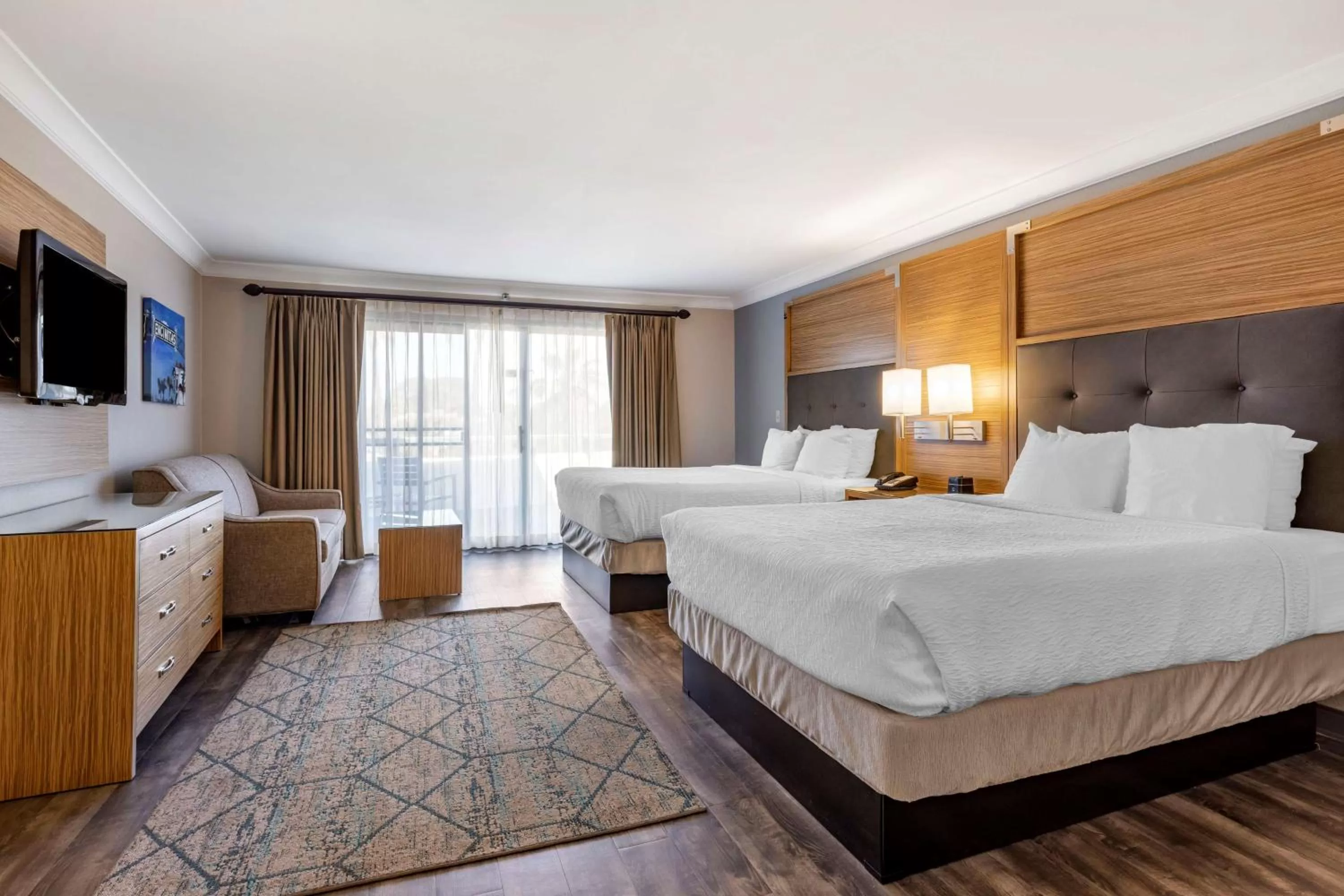 Bedroom, Bed in The Encinitan Hotel & Suites