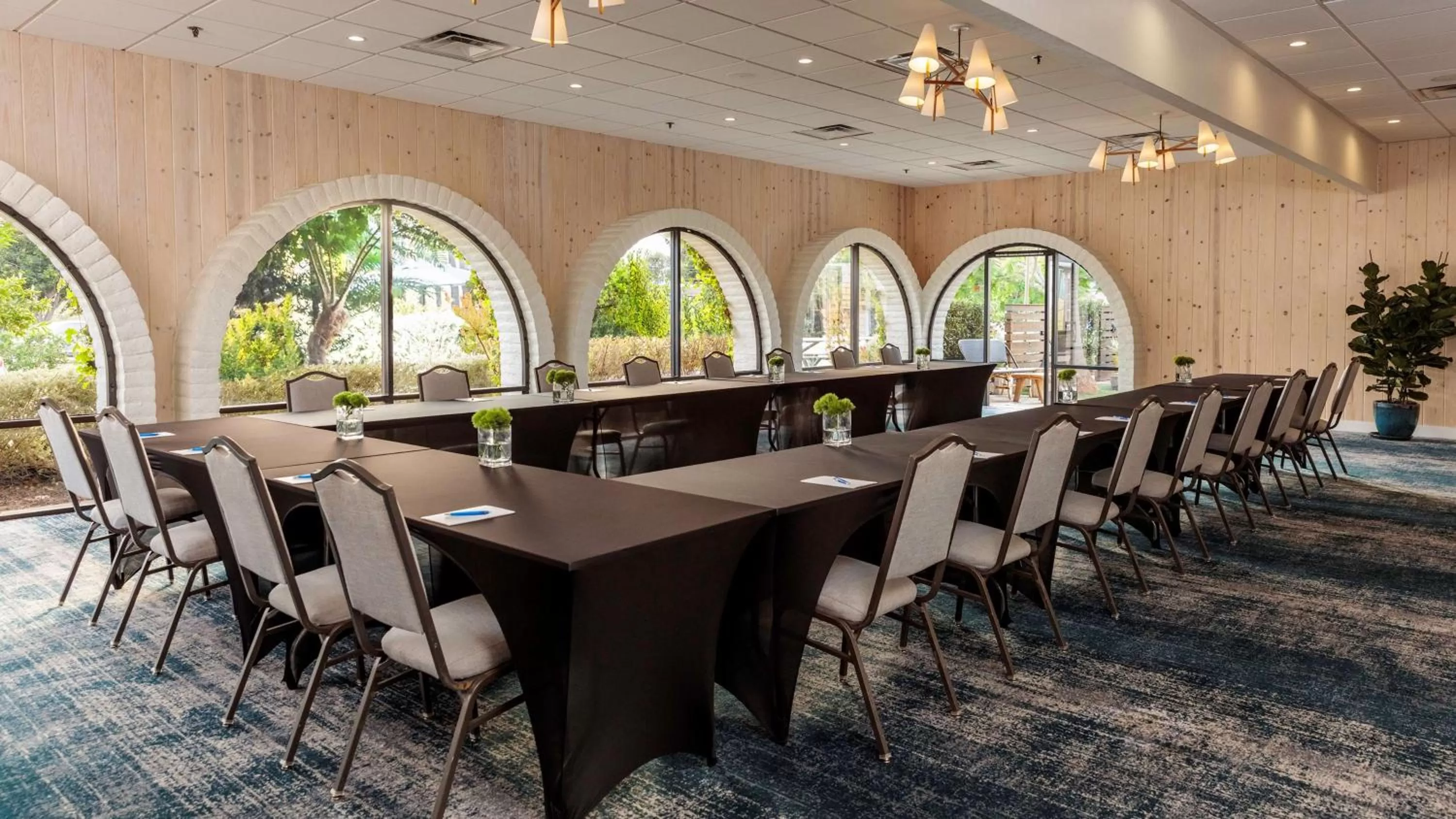 Meeting/conference room in The Leta Santa Barbara Goleta, Tapestry Collection by Hilton