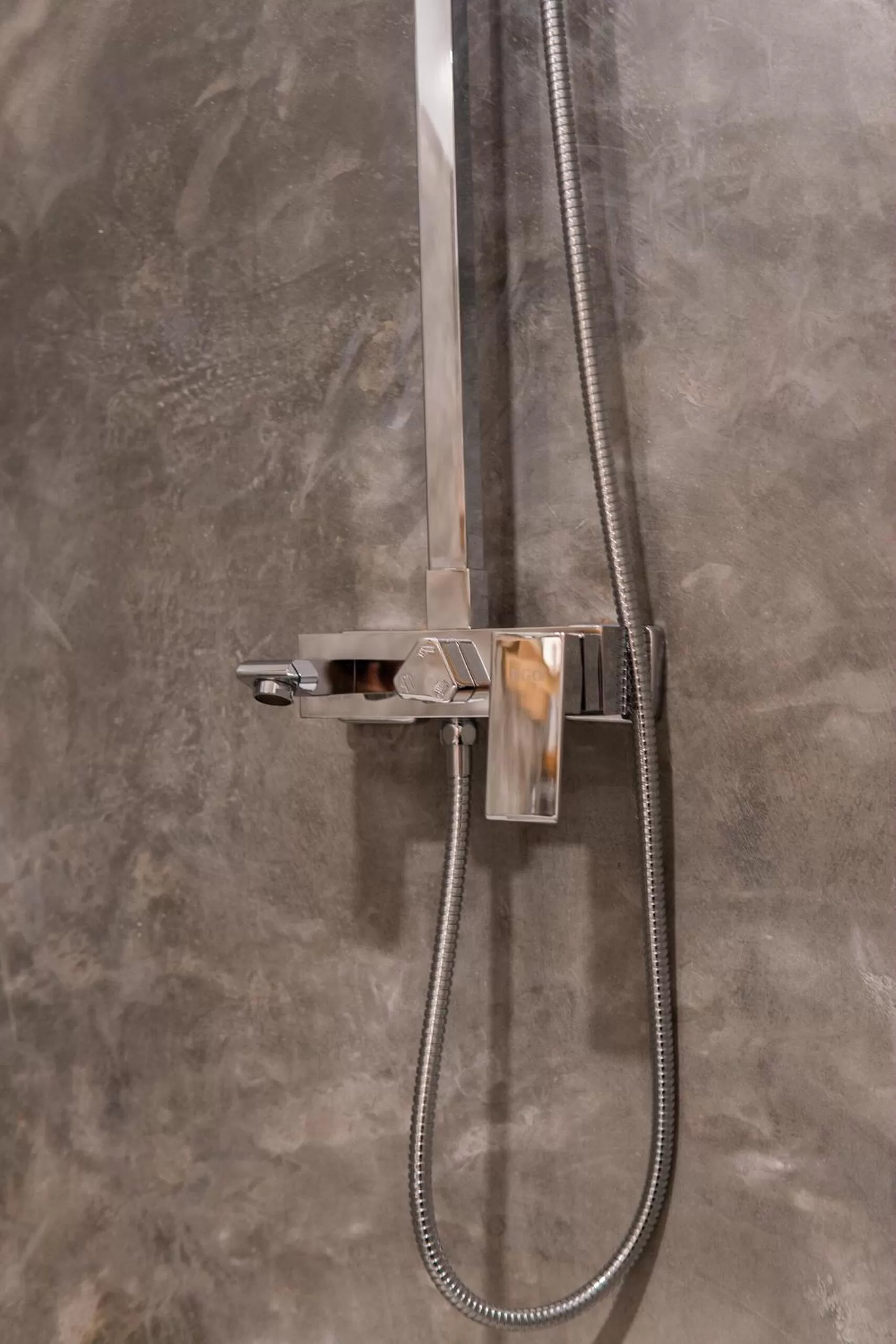 Shower in Lucky's Surf Camp