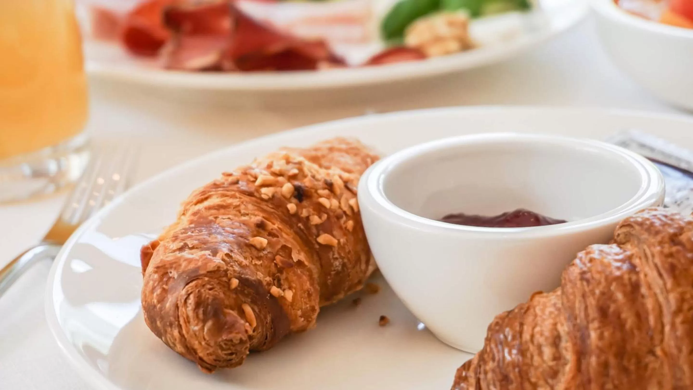 Food and drinks in Hotel Villa Laurus