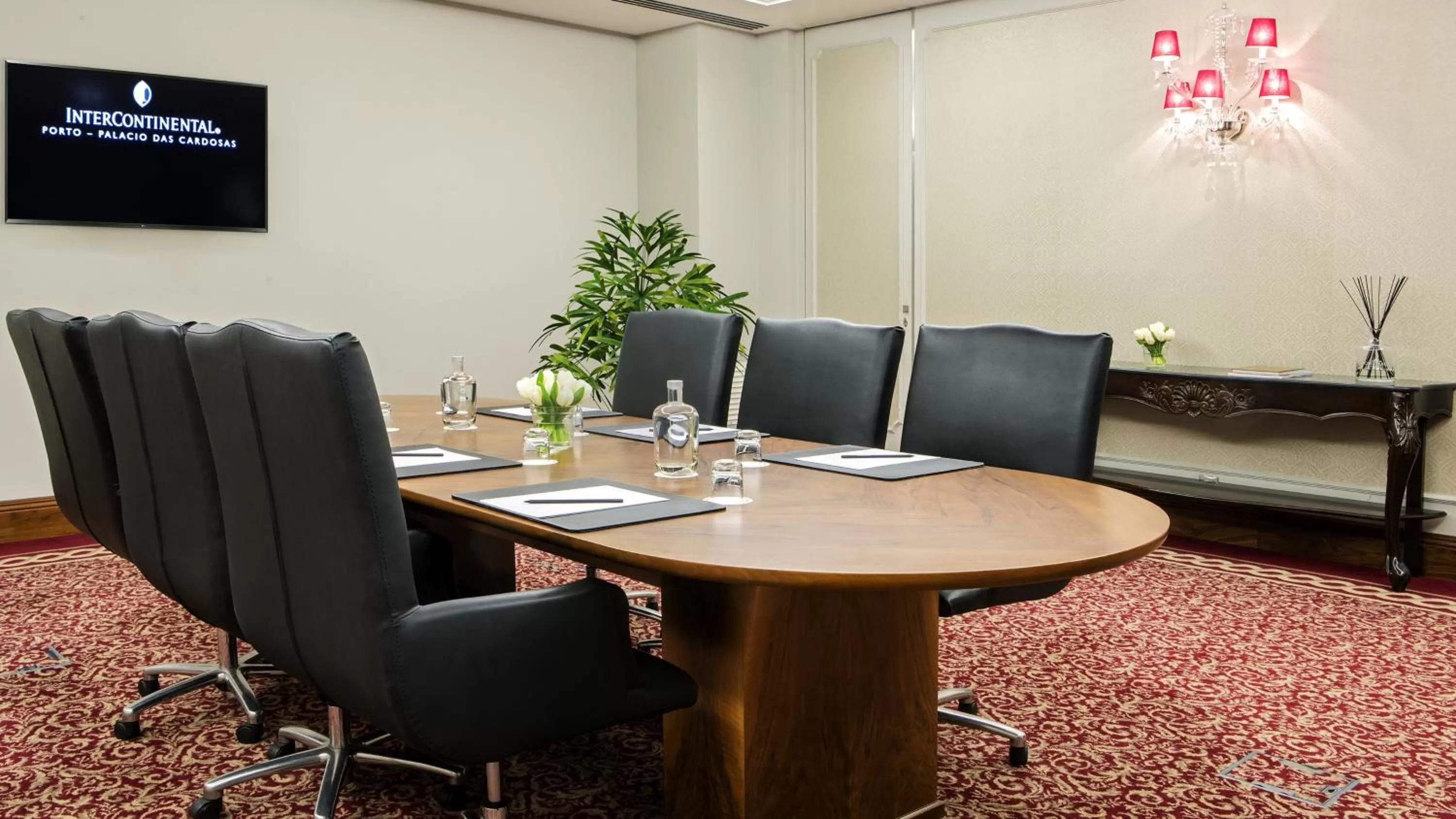 Meeting/conference room in InterContinental Porto - Palacio das Cardosas by IHG