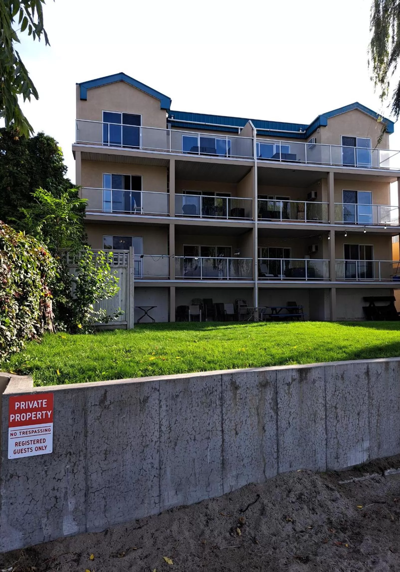 Property building in Richter Pass Beach Resort