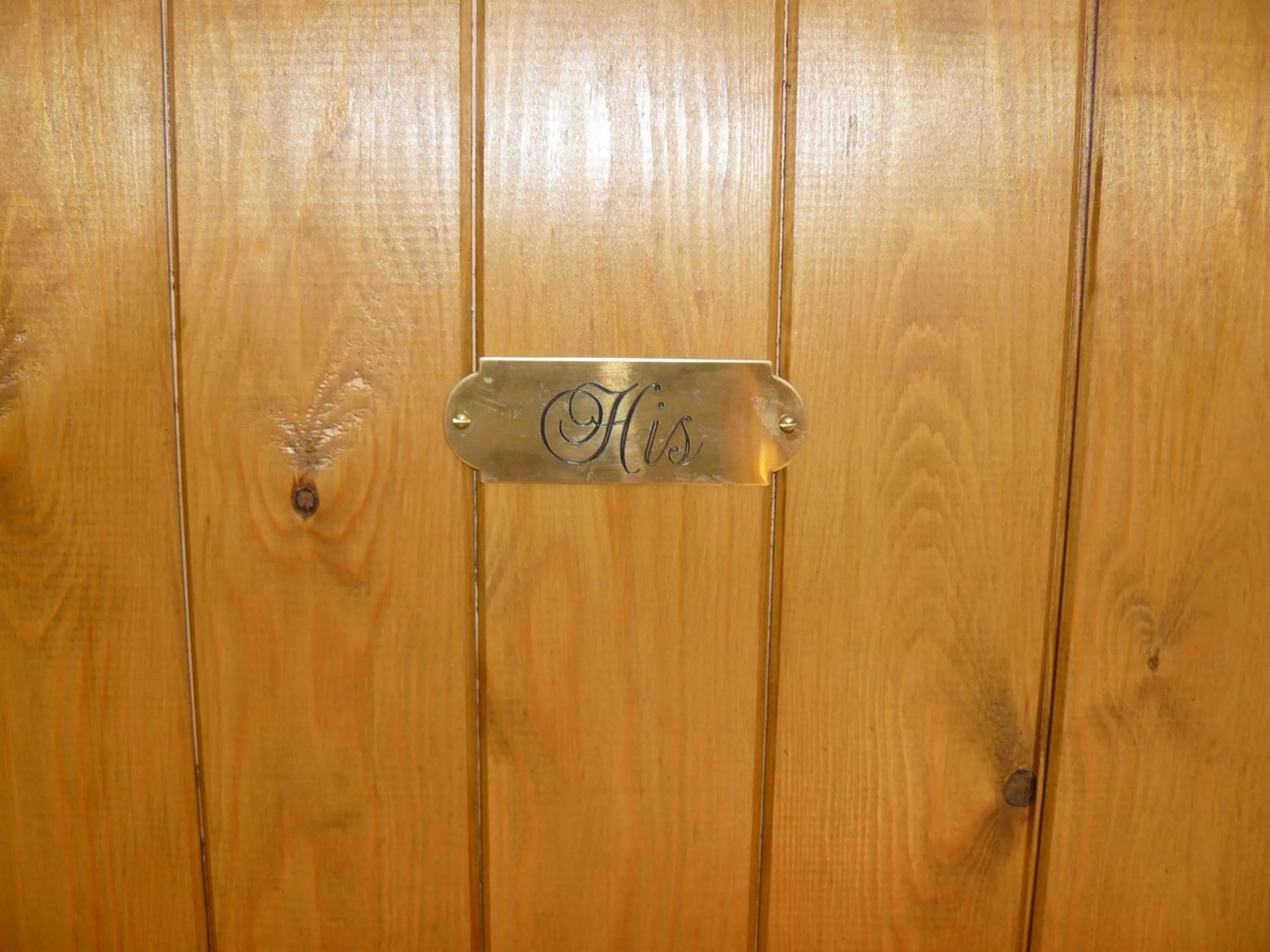 Decorative detail in Riverside Escape