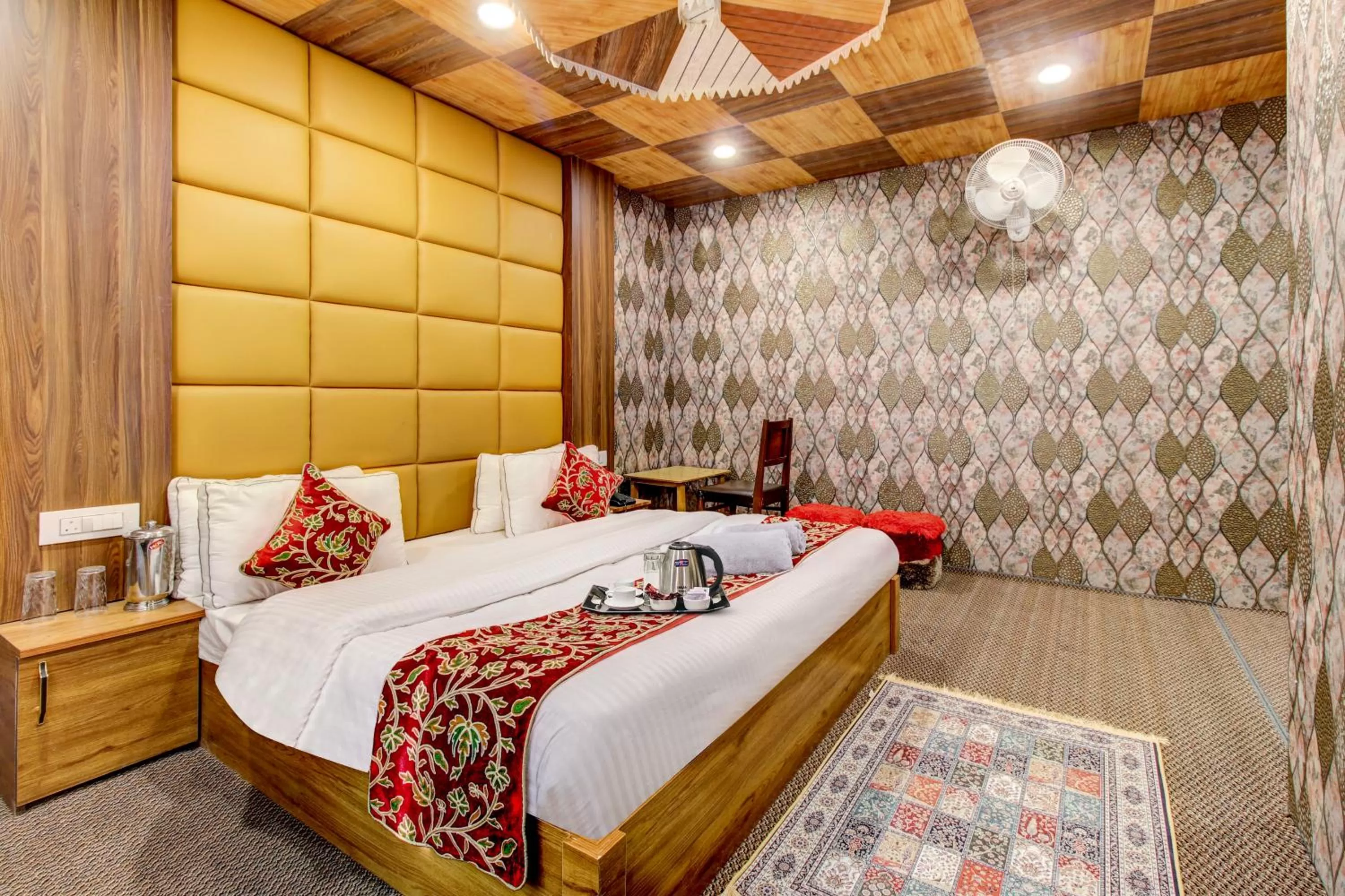 Bed in HOTEL ROYAL HAMEED