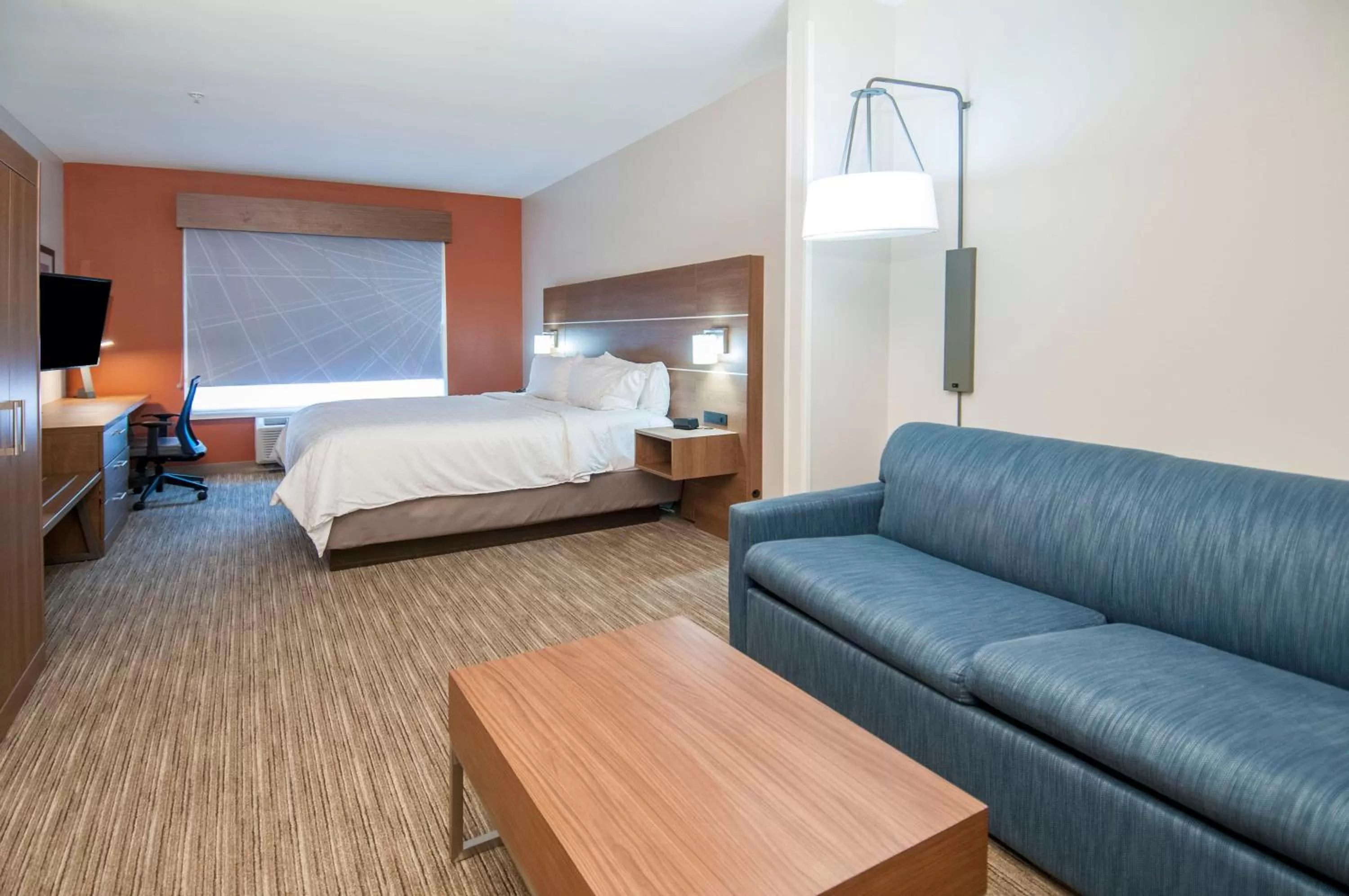 Photo of the whole room, Bed in Holiday Inn Express Hotel & Suites Biloxi- Ocean Springs by IHG