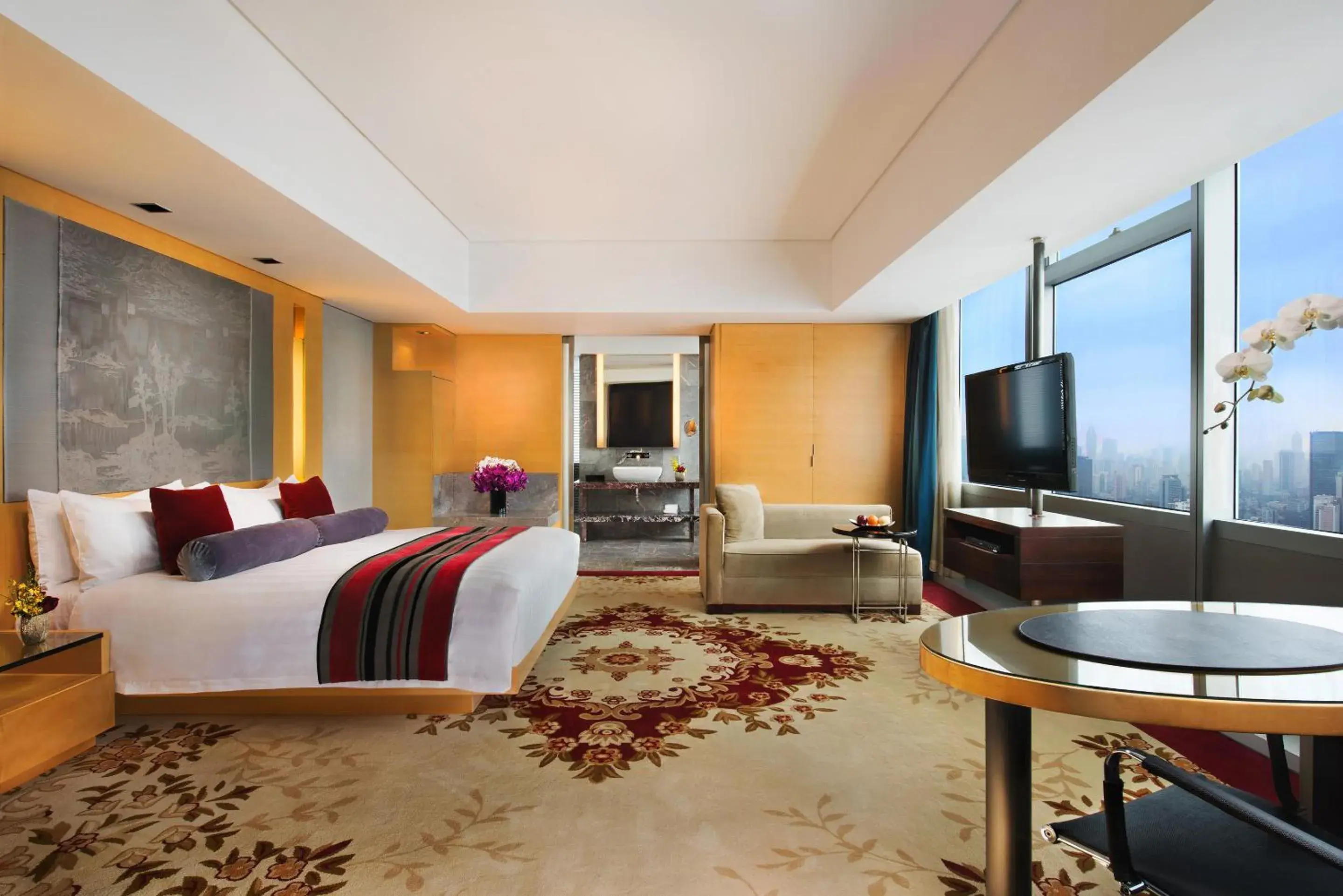Business Double or Twin Room in The Longemont Shanghai Business Double or Twin Room in The Longemont Shanghai