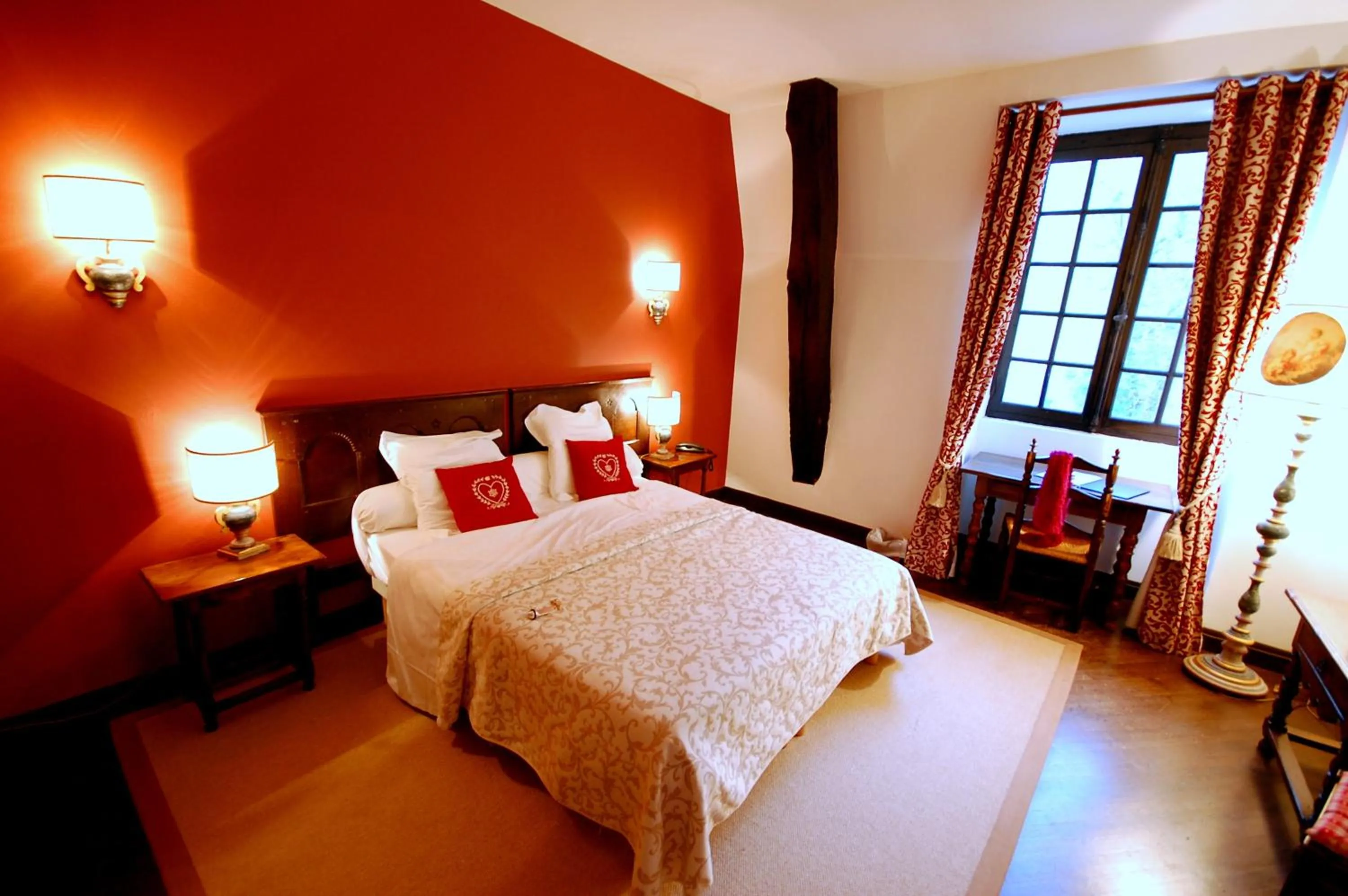 Bedroom, Bed in Grand Hôtel de l'Abbaye