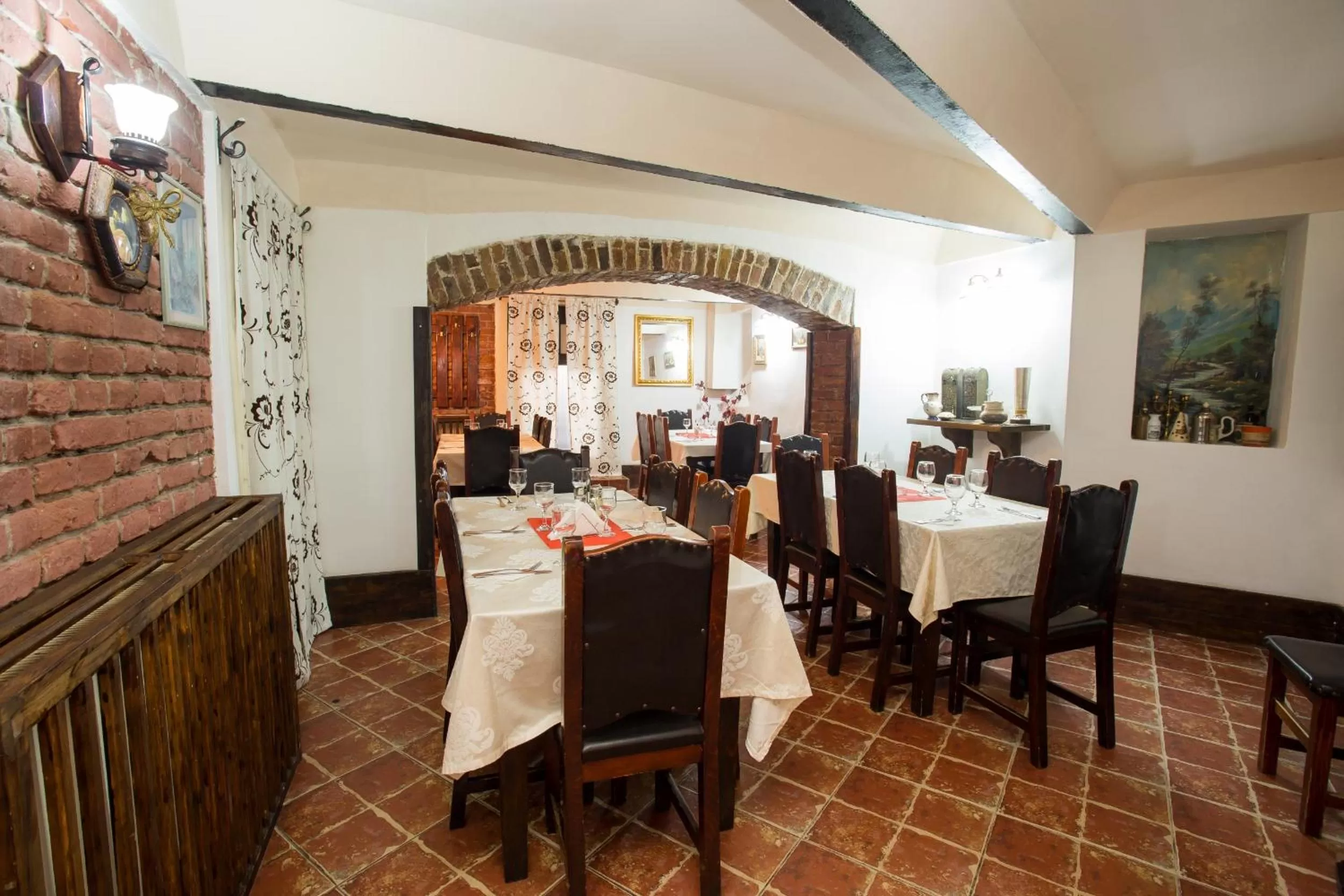 Restaurant/Places to Eat in Cazare Turn Sebes