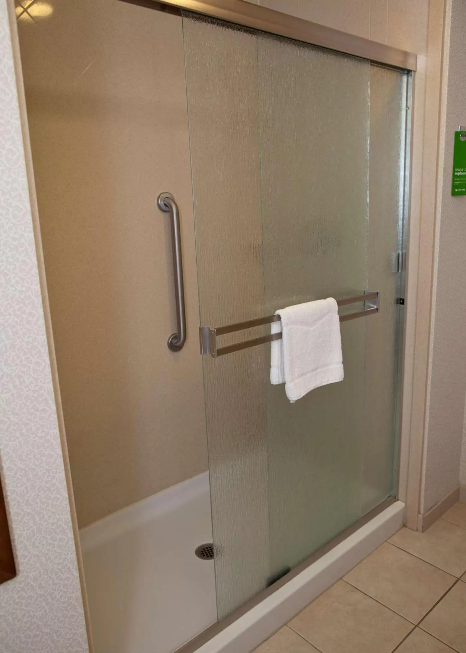 Bathroom in Hampton Inn & Suites Pittsburg